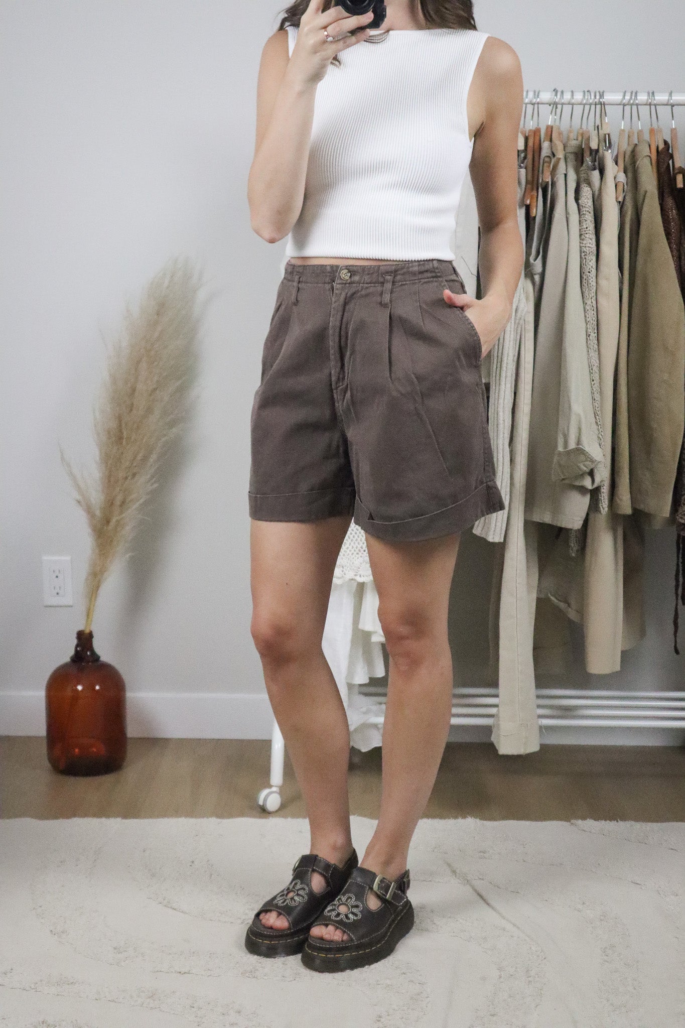 Vintage x Cotton Pleated Cuffed Shorts (12)