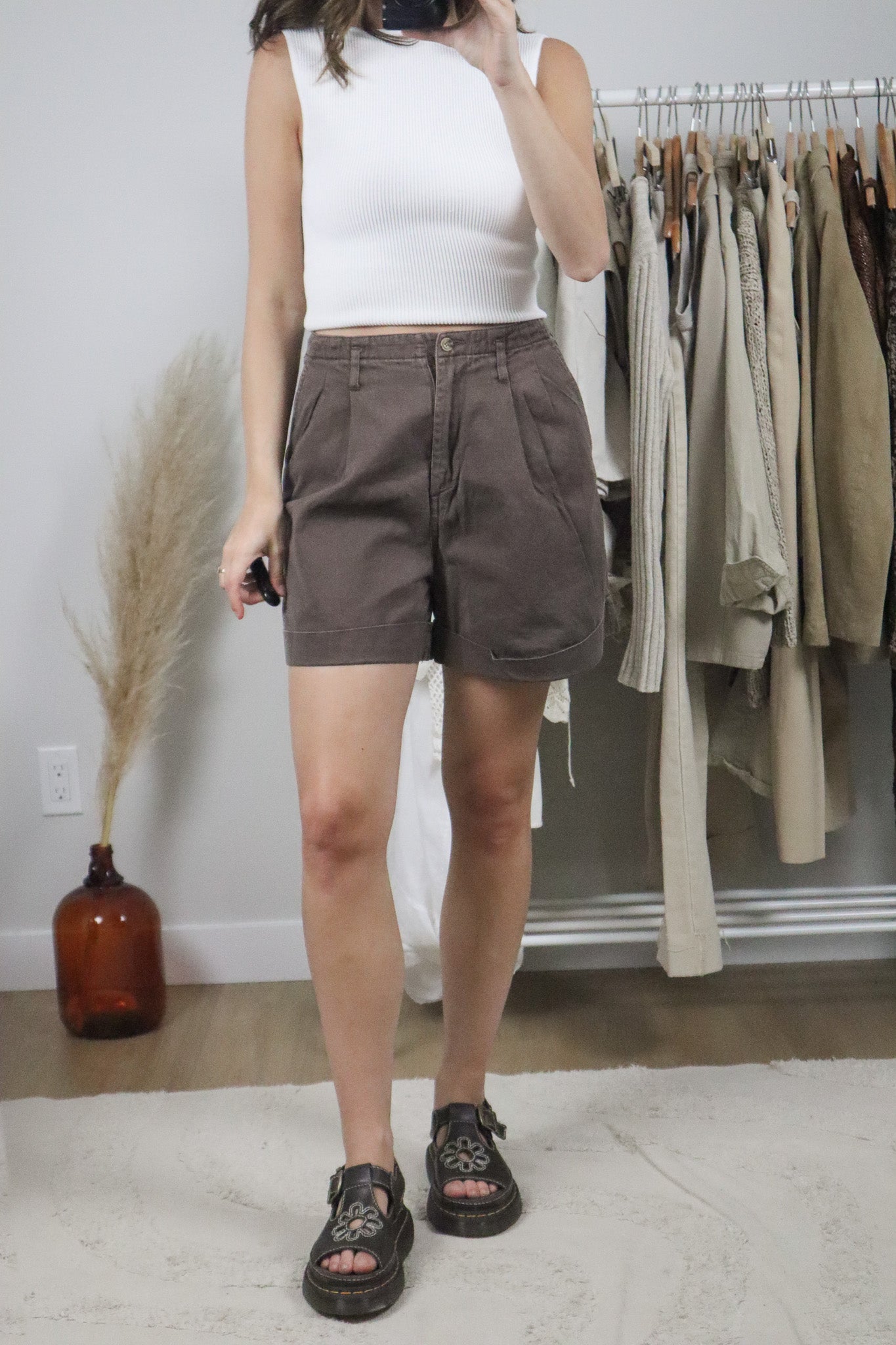 Vintage x Cotton Pleated Cuffed Shorts (12)