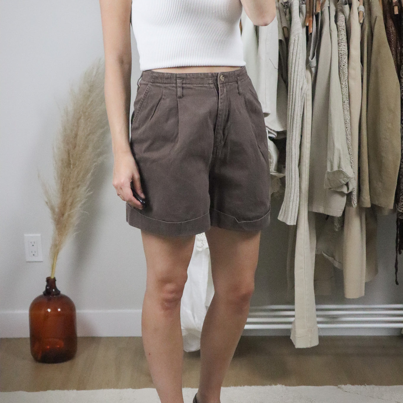 Vintage x Cotton Pleated Cuffed Shorts (12)