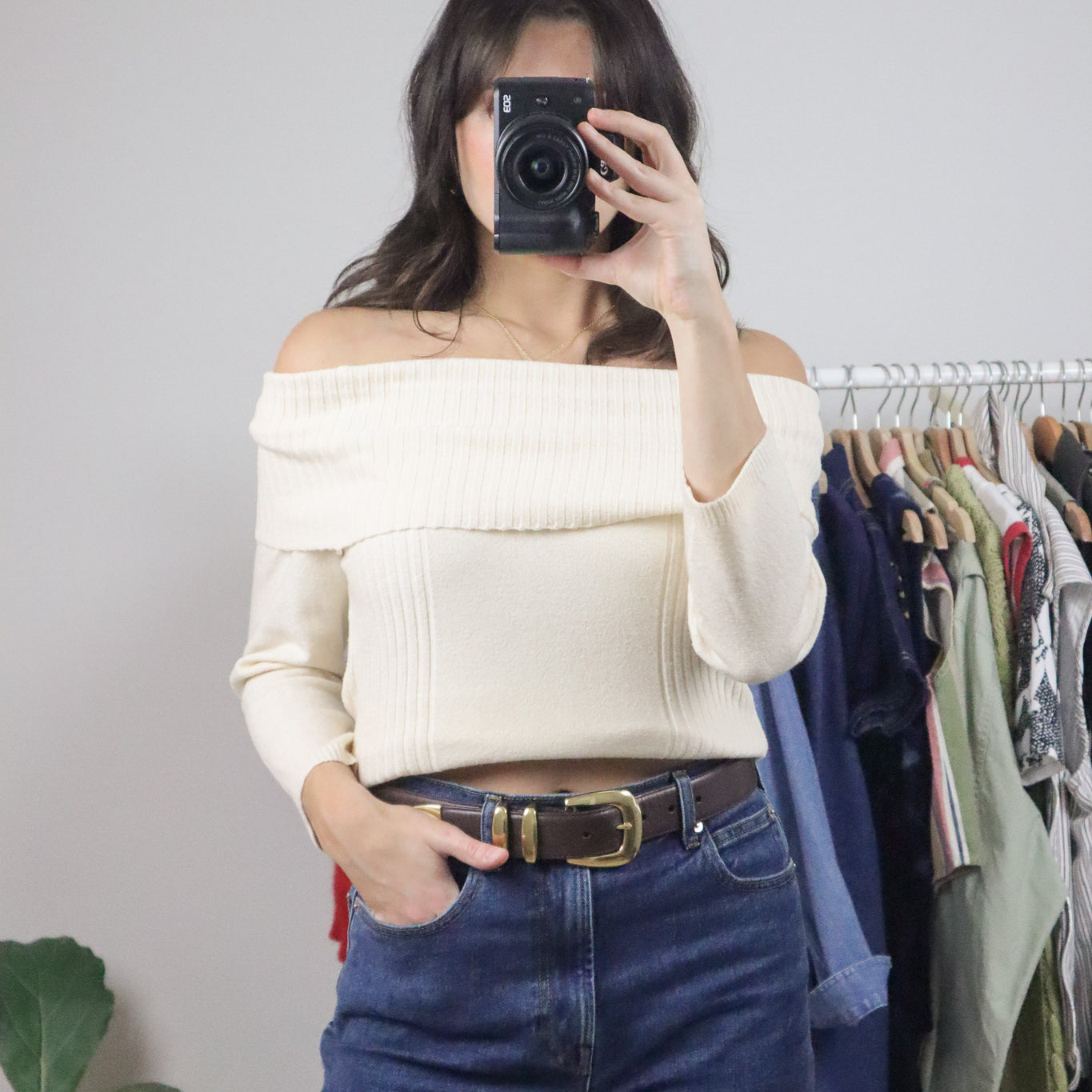 Vintage x Off The Shoulder Knit (M)