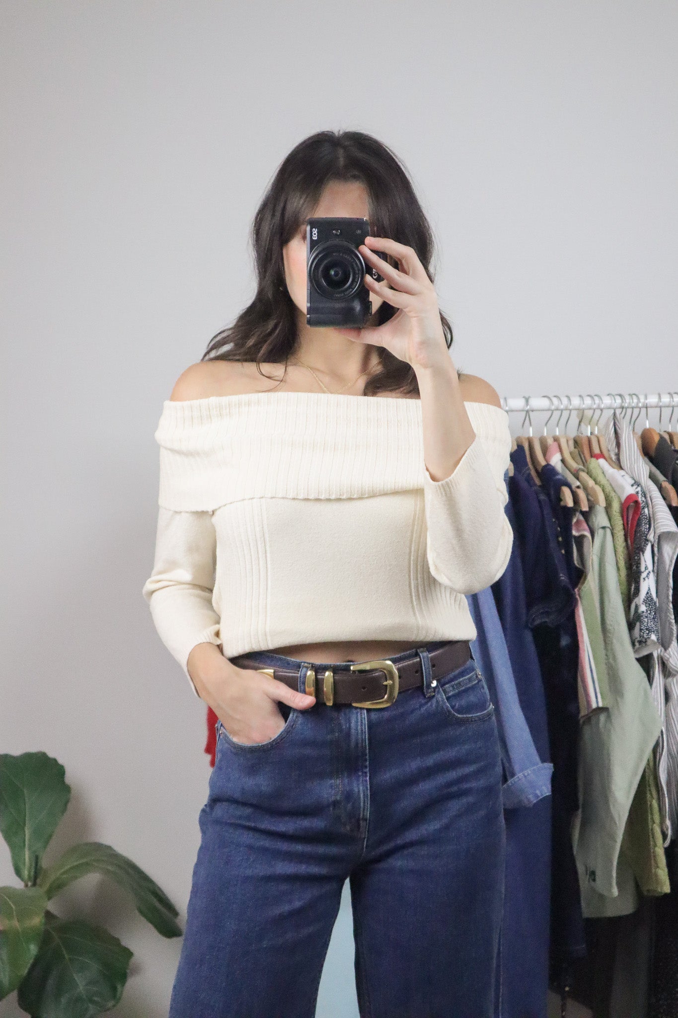 Vintage x Off The Shoulder Knit (M)
