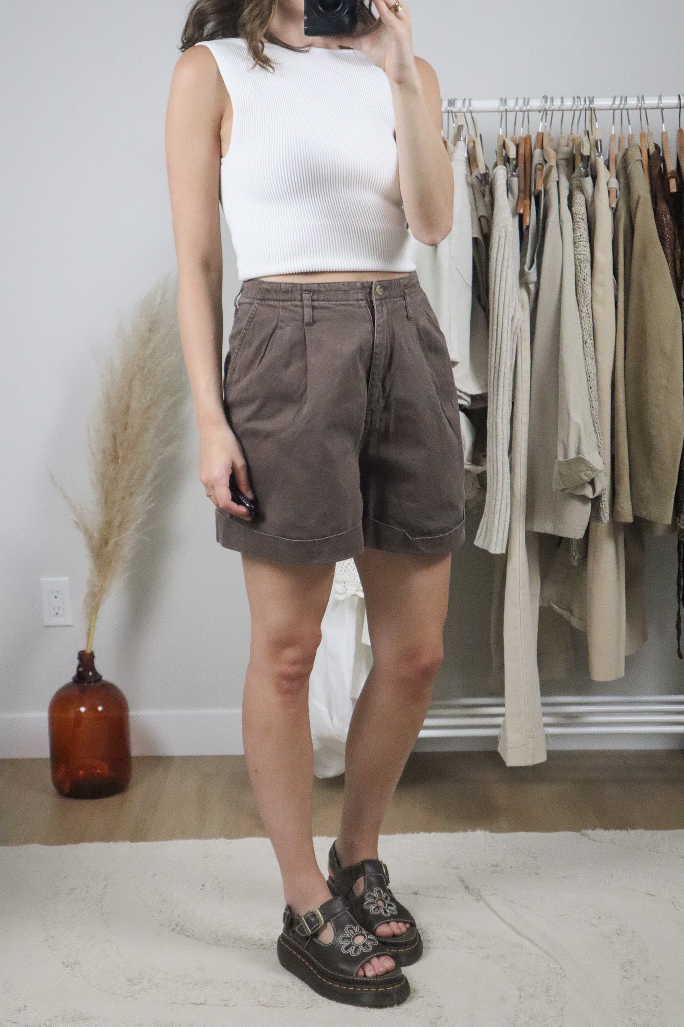 Vintage x Cotton Pleated Cuffed Shorts (12)