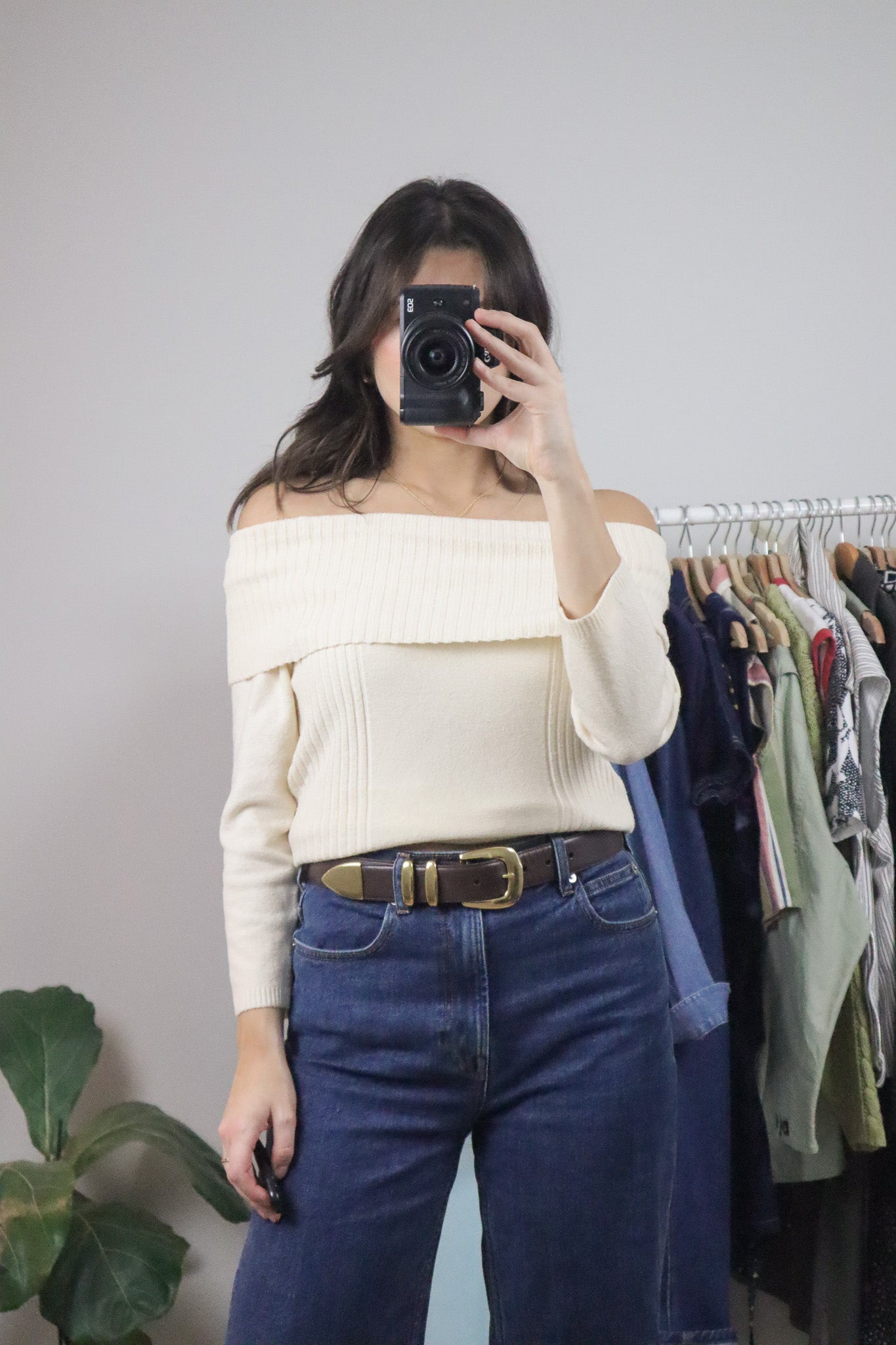 Vintage x Off The Shoulder Knit (M)