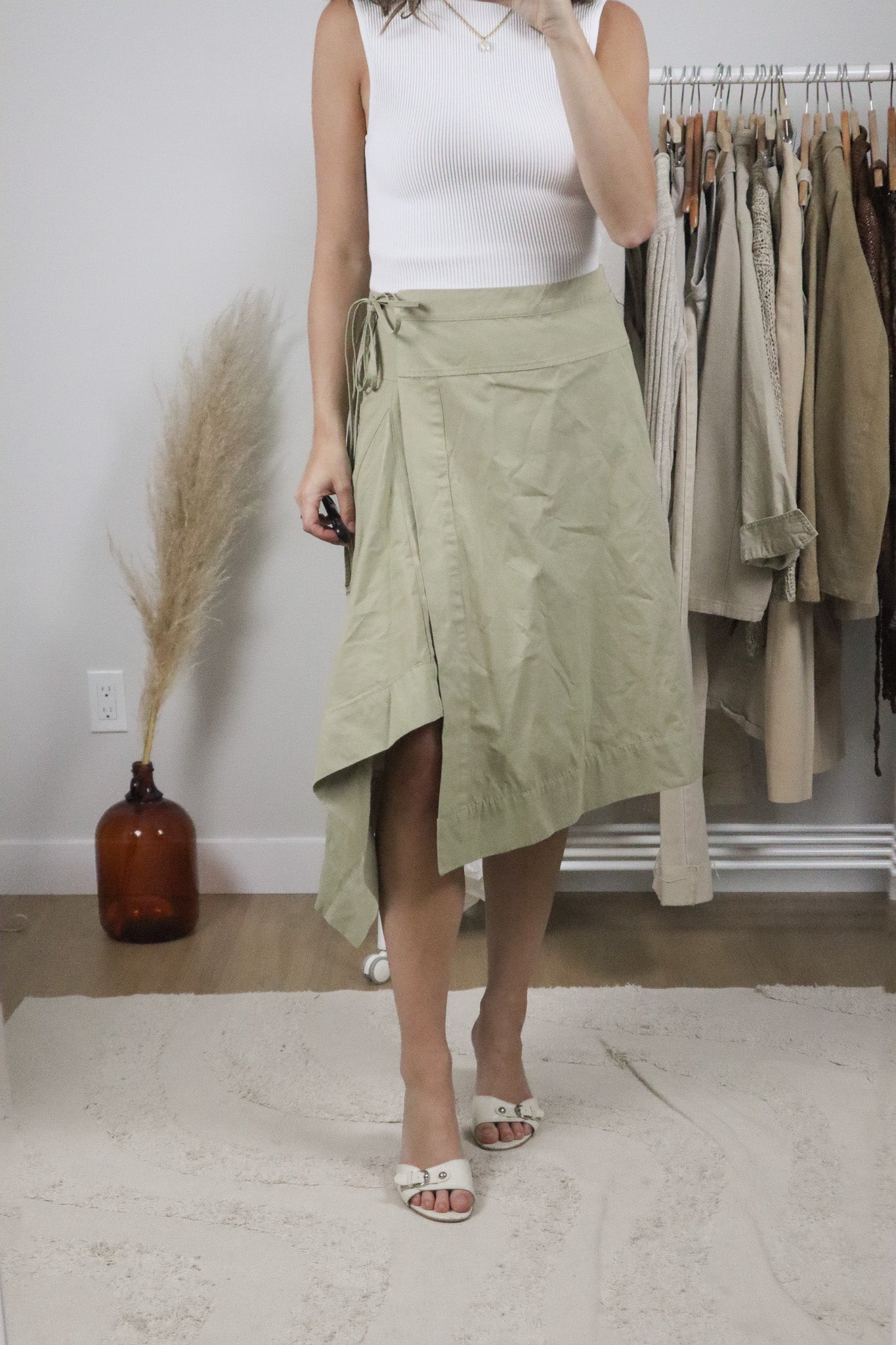 NWT x Modern x Asymmetrical Skirt (4/6)
