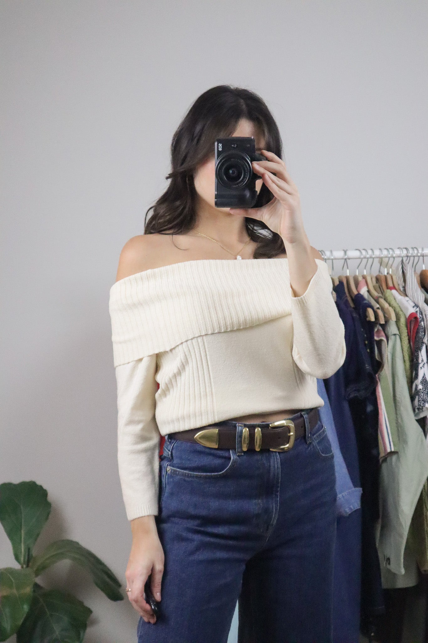 Vintage x Off The Shoulder Knit (M)