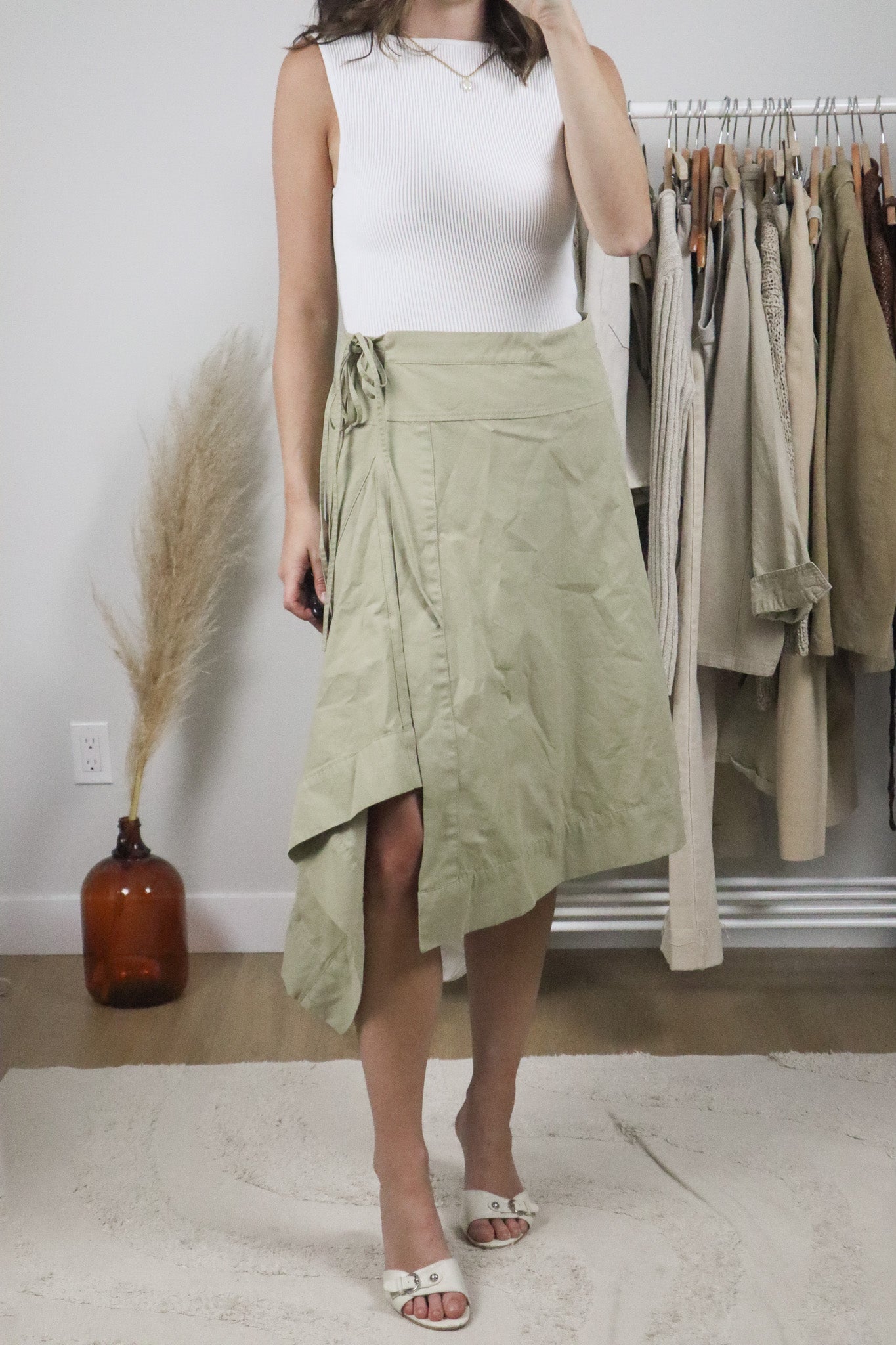 NWT x Modern x Asymmetrical Skirt (4/6)