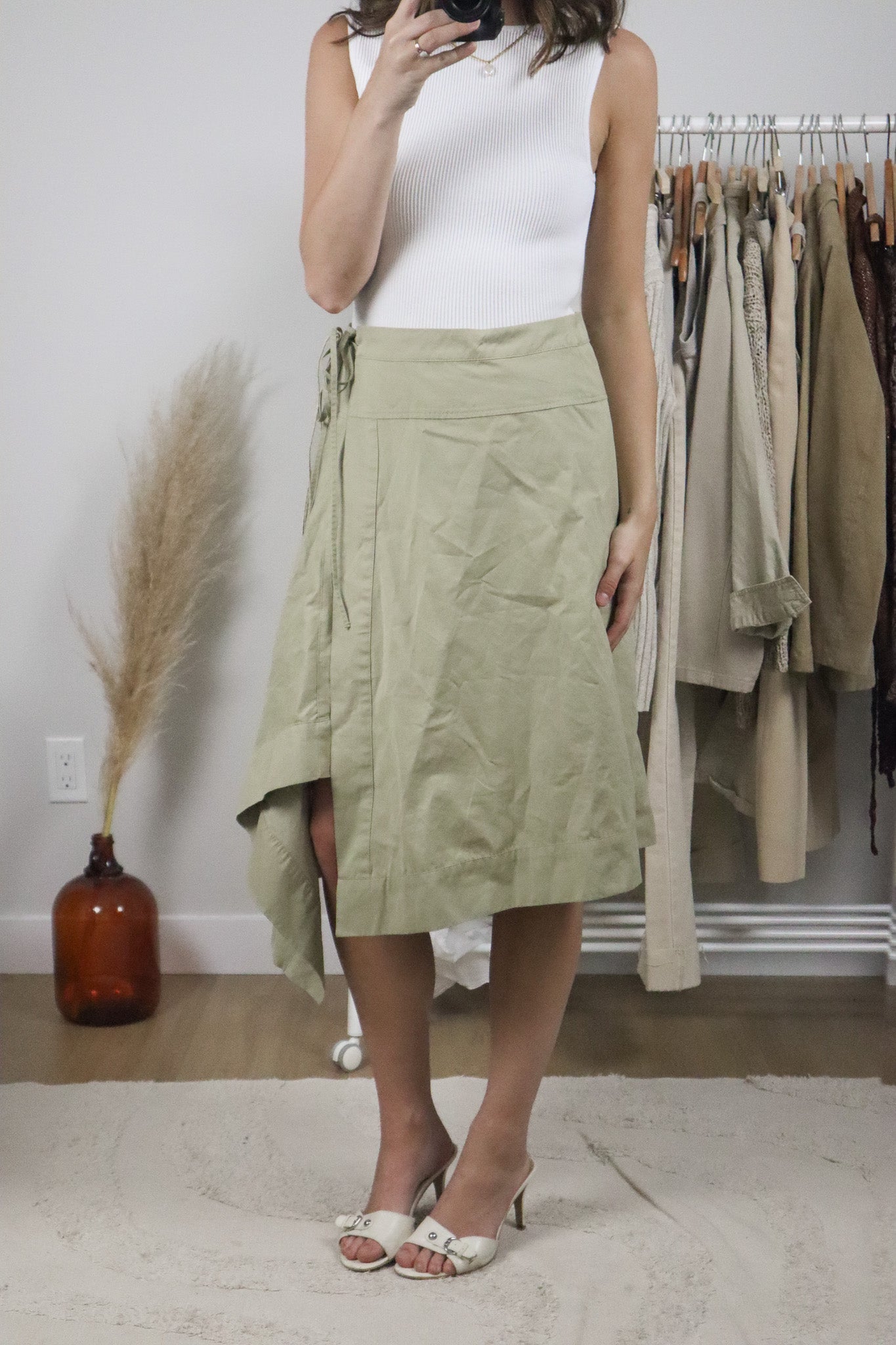 NWT x Modern x Asymmetrical Skirt (4/6)