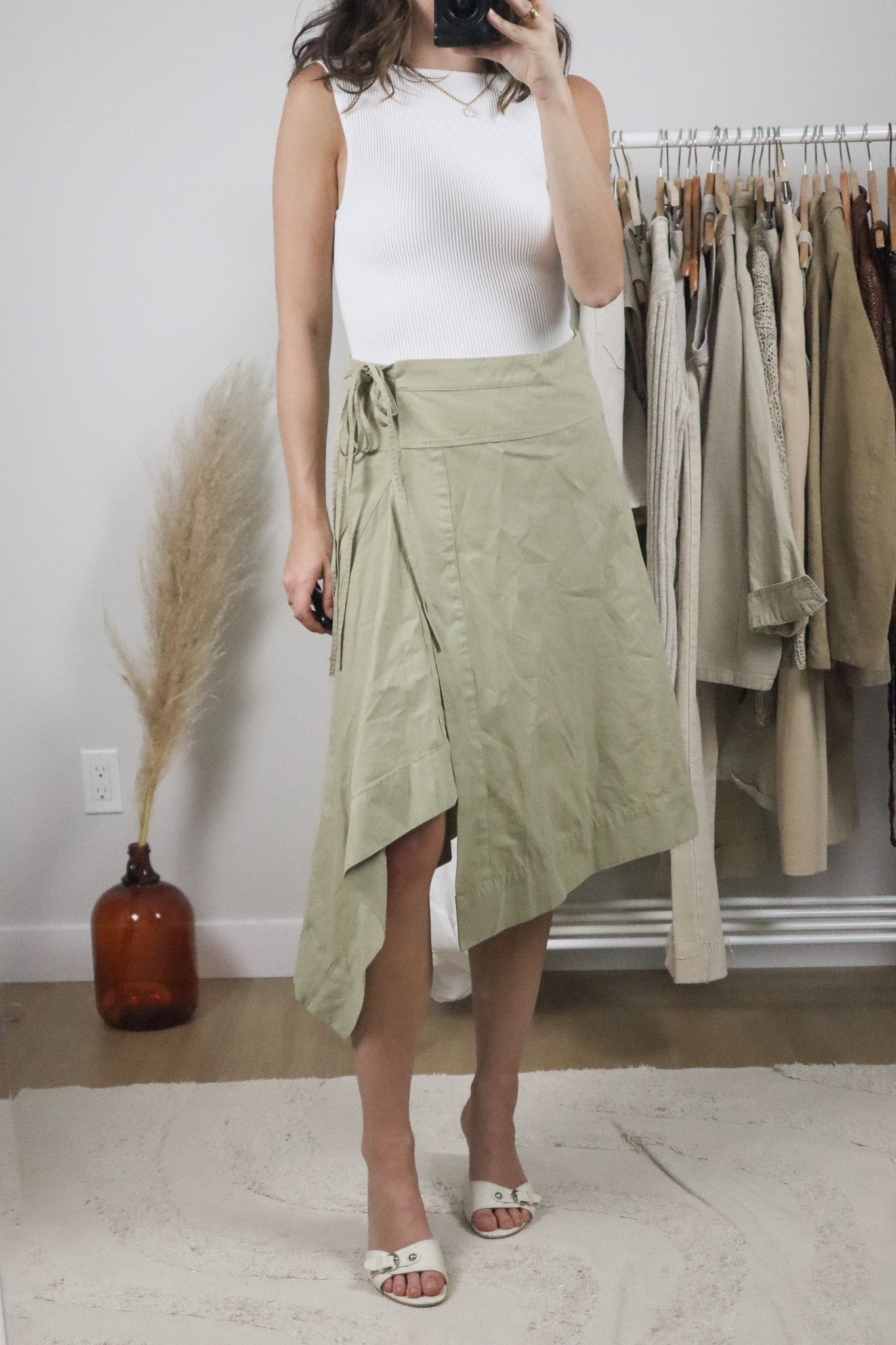 NWT x Modern x Asymmetrical Skirt (4/6)