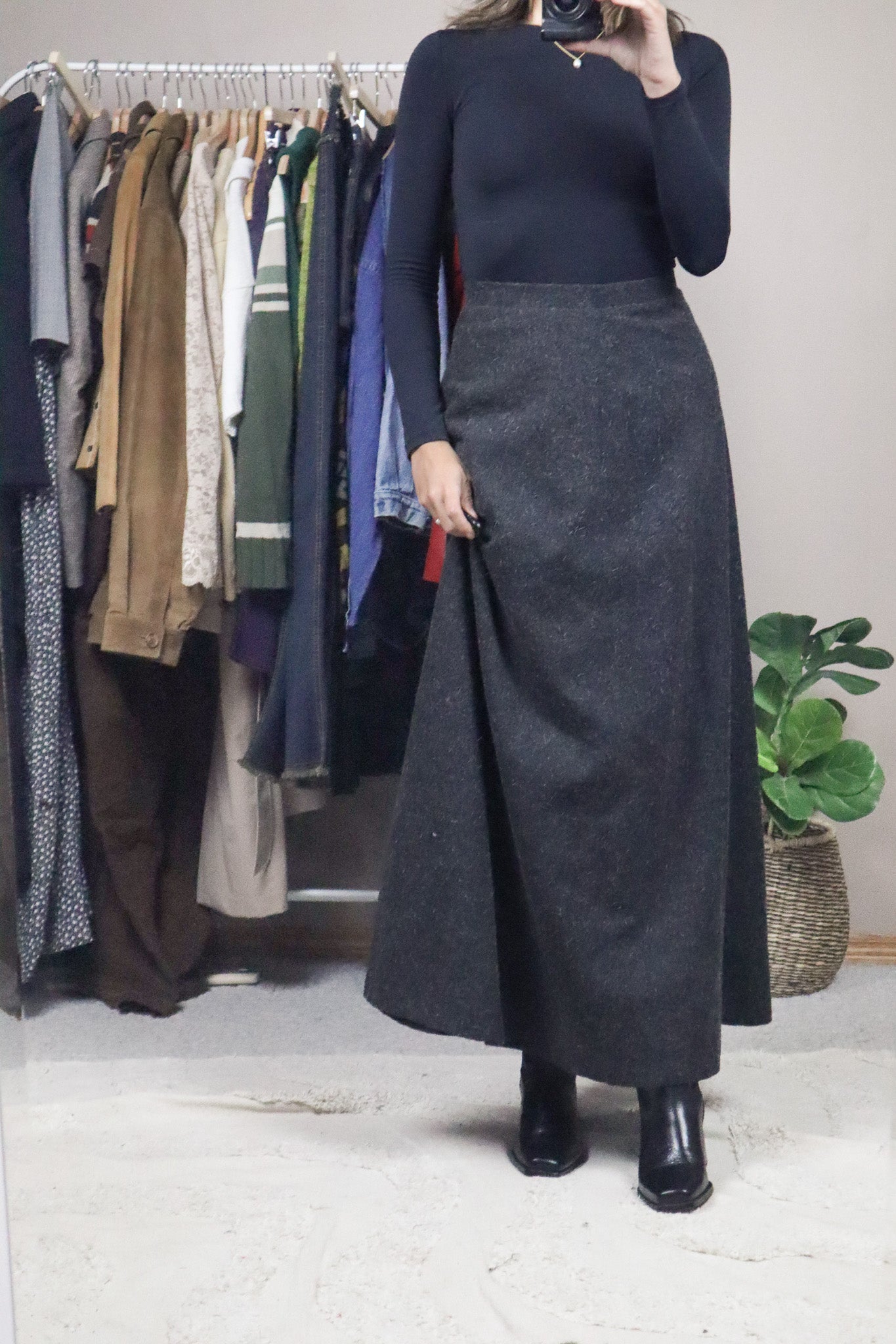 Made in Canada x Vintage x 70s Wool Blend Maxi Skirt (2)