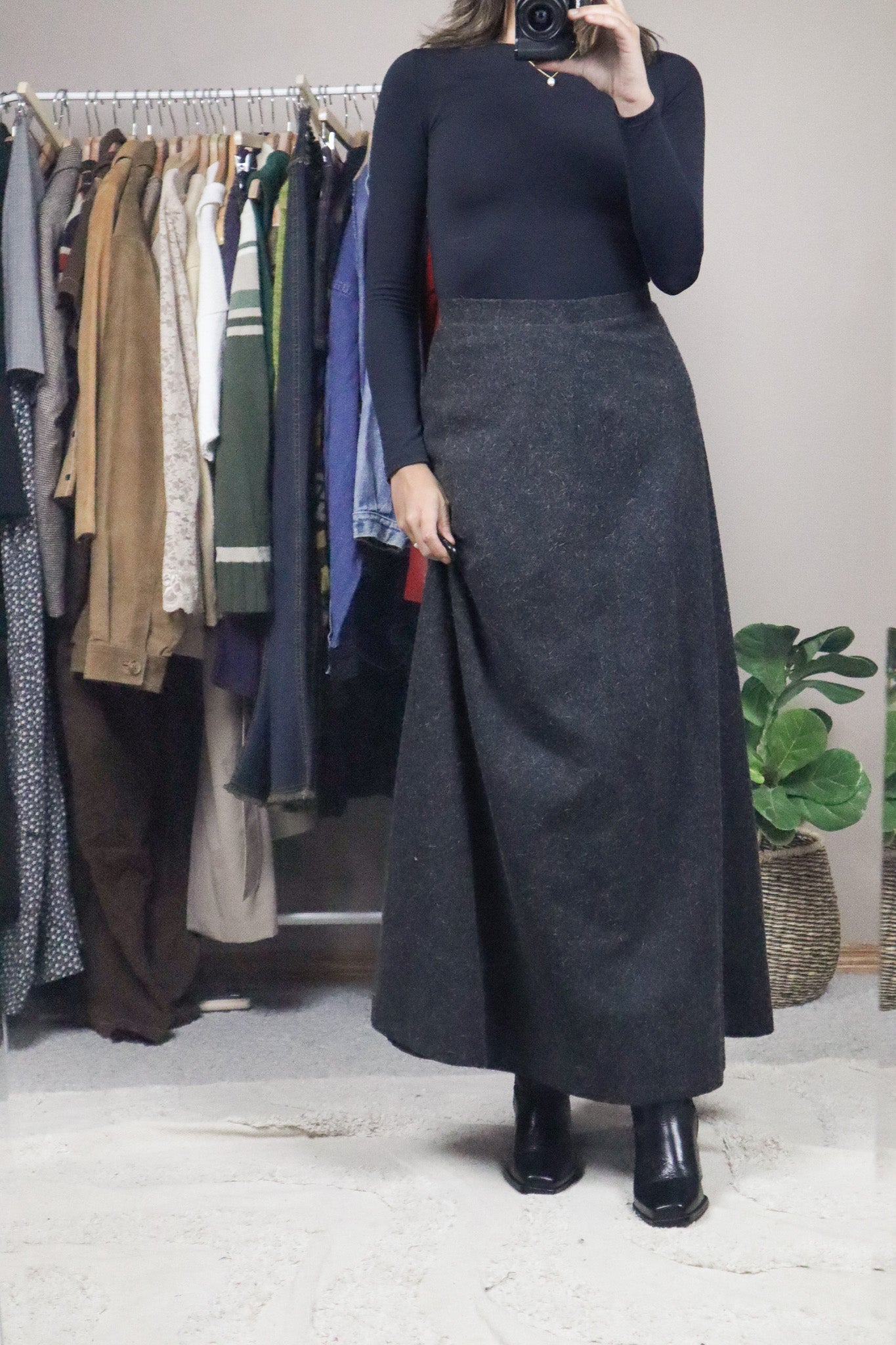 Made in Canada x Vintage x 70s Wool Blend Maxi Skirt (2)