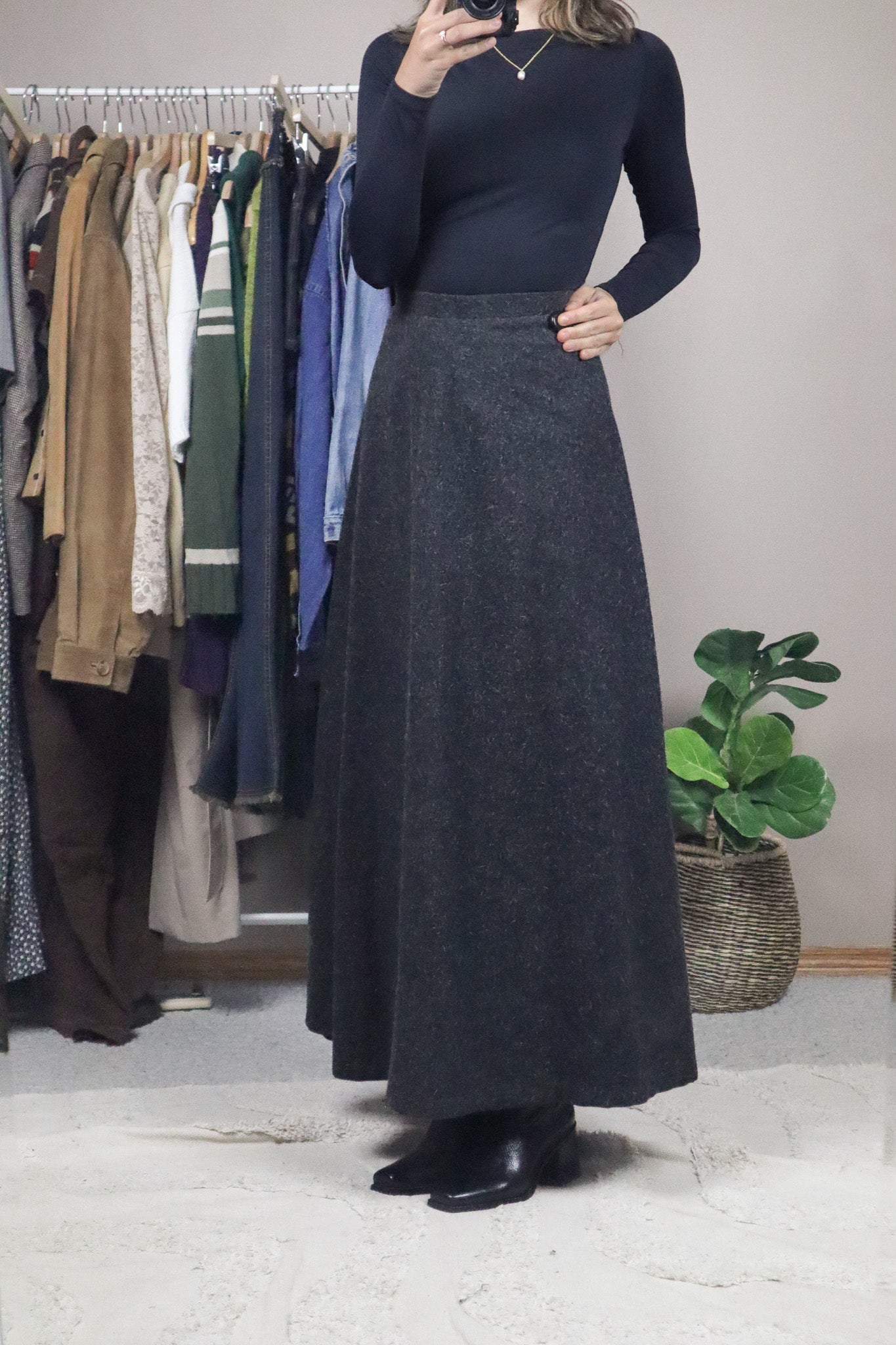 Made in Canada x Vintage x 70s Wool Blend Maxi Skirt (2)