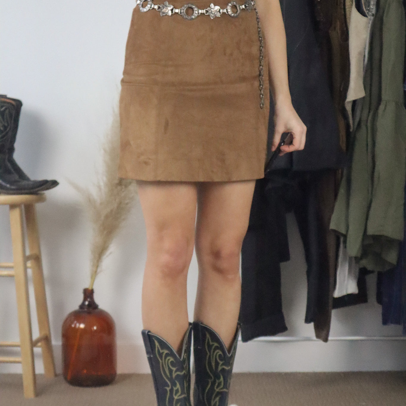 Babaton x Suede Like Mini Skirt (2)