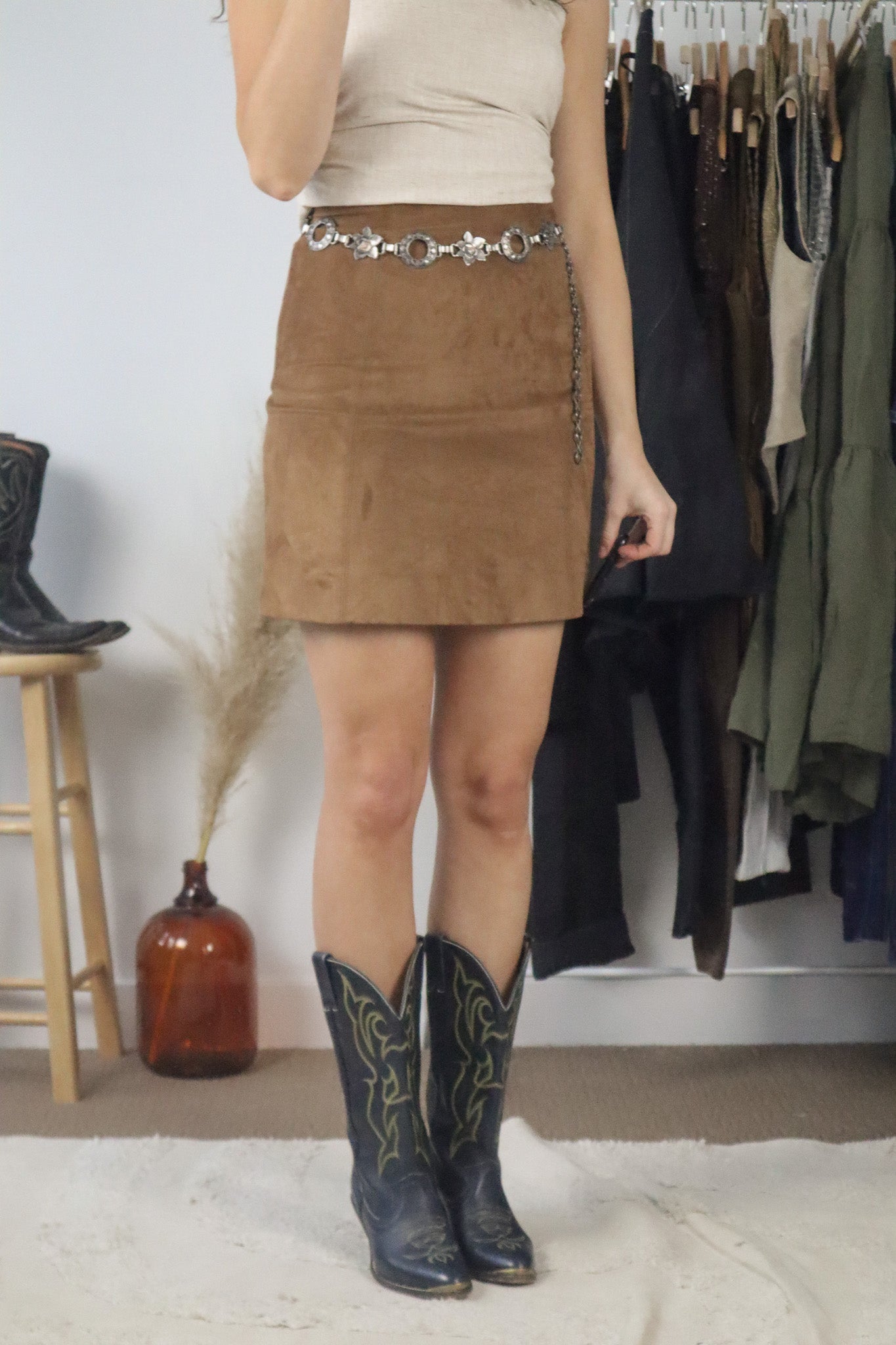 Babaton x Suede Like Mini Skirt (2)
