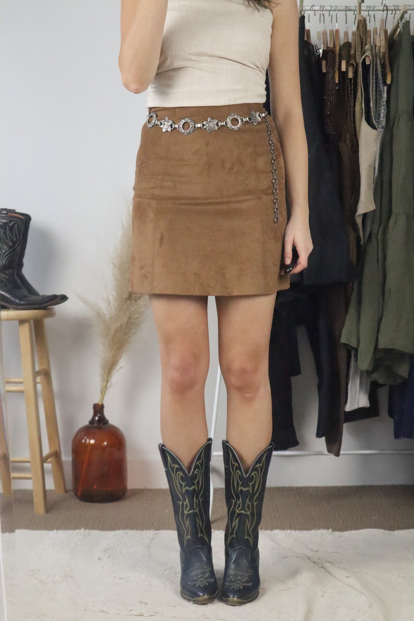 Babaton x Suede Like Mini Skirt (2)