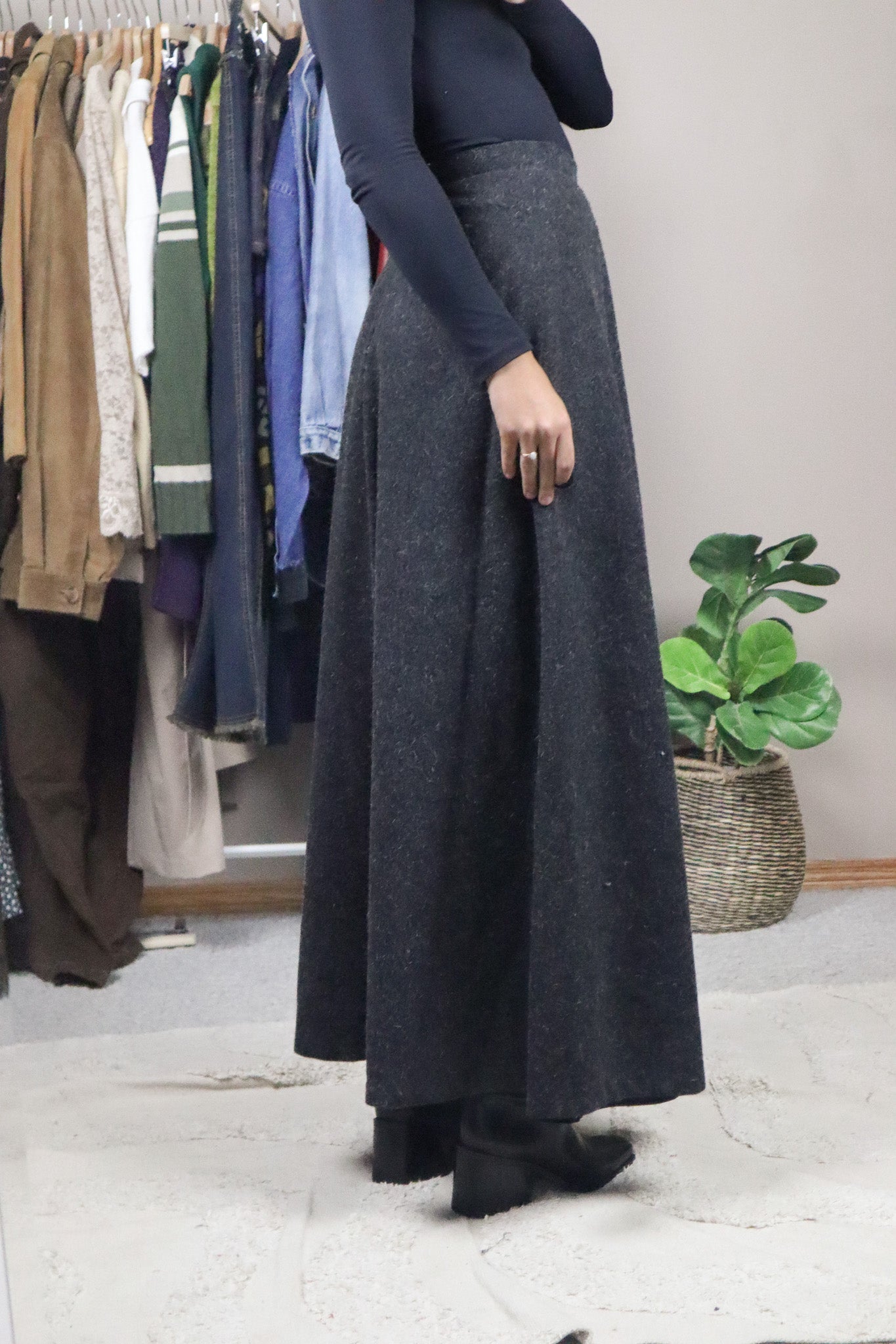 Made in Canada x Vintage x 70s Wool Blend Maxi Skirt (2)