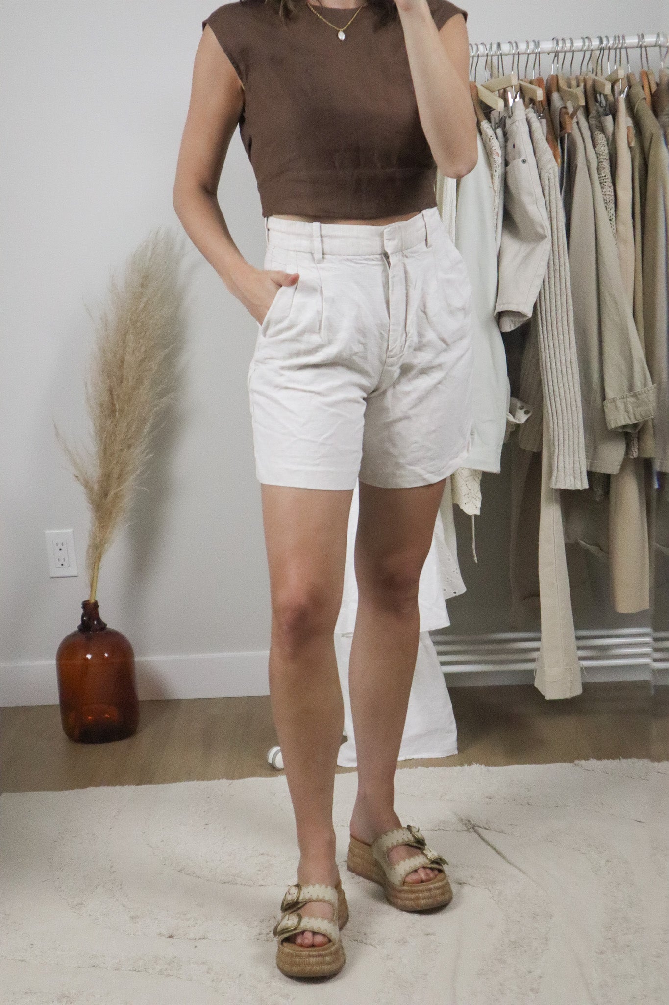 Aritzia x Linen Blend Shorts (2/4)