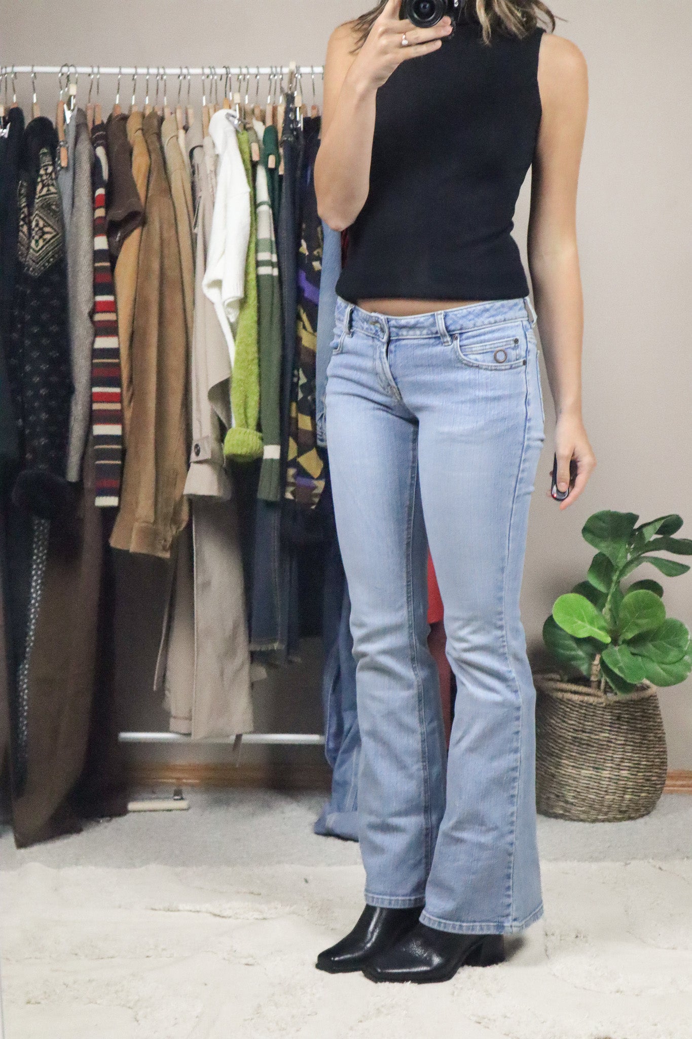 Vintage x Y2k x Lowrise Flare Jeans (2)