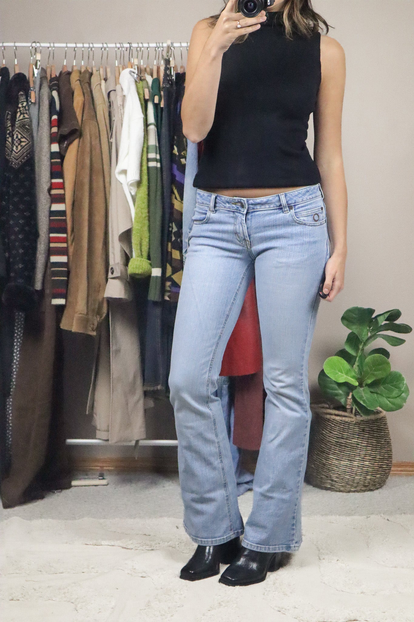Vintage x Y2k x Lowrise Flare Jeans (2)
