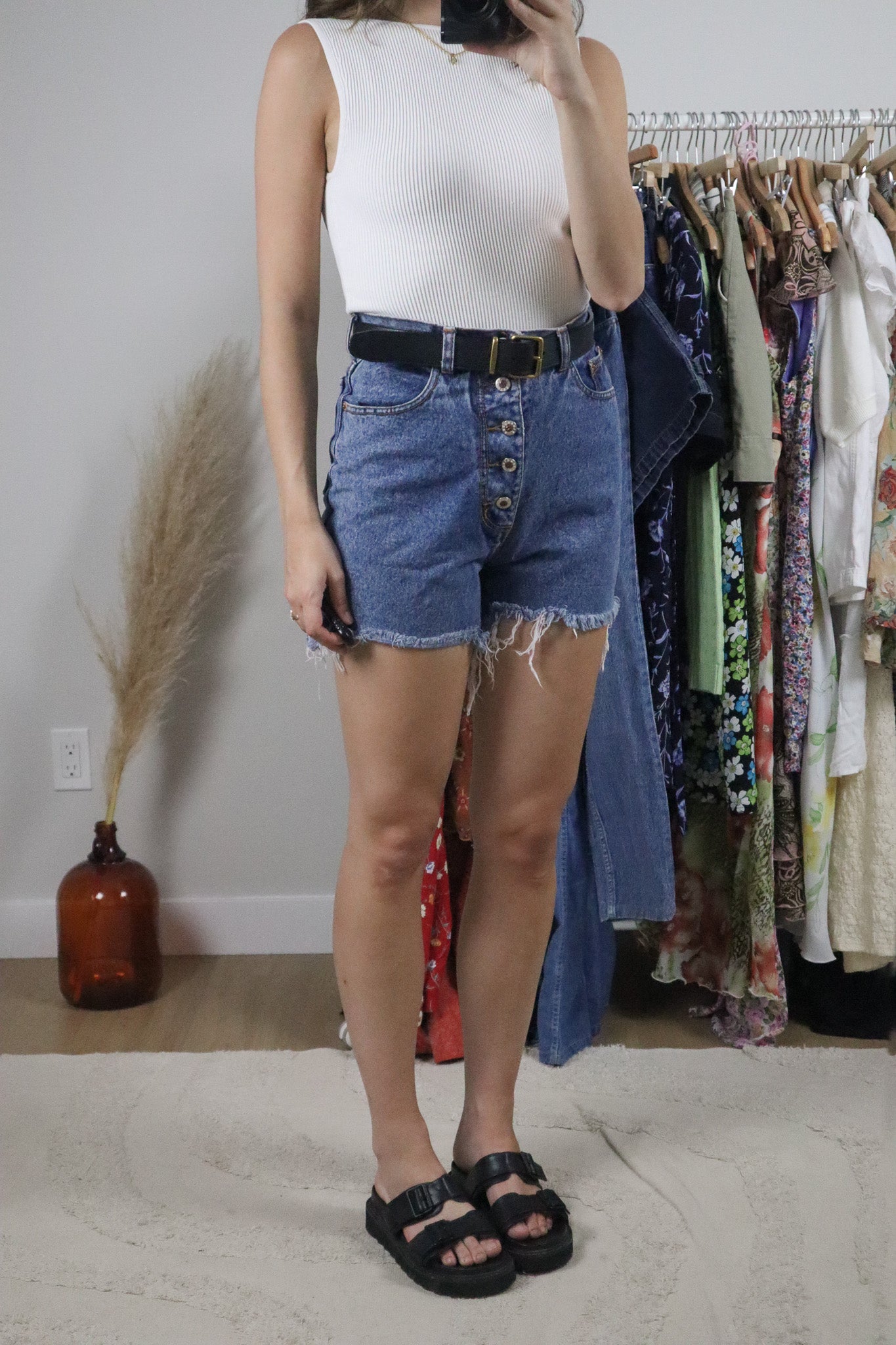 Vintage x Denim Cut Off Shorts (2/4)