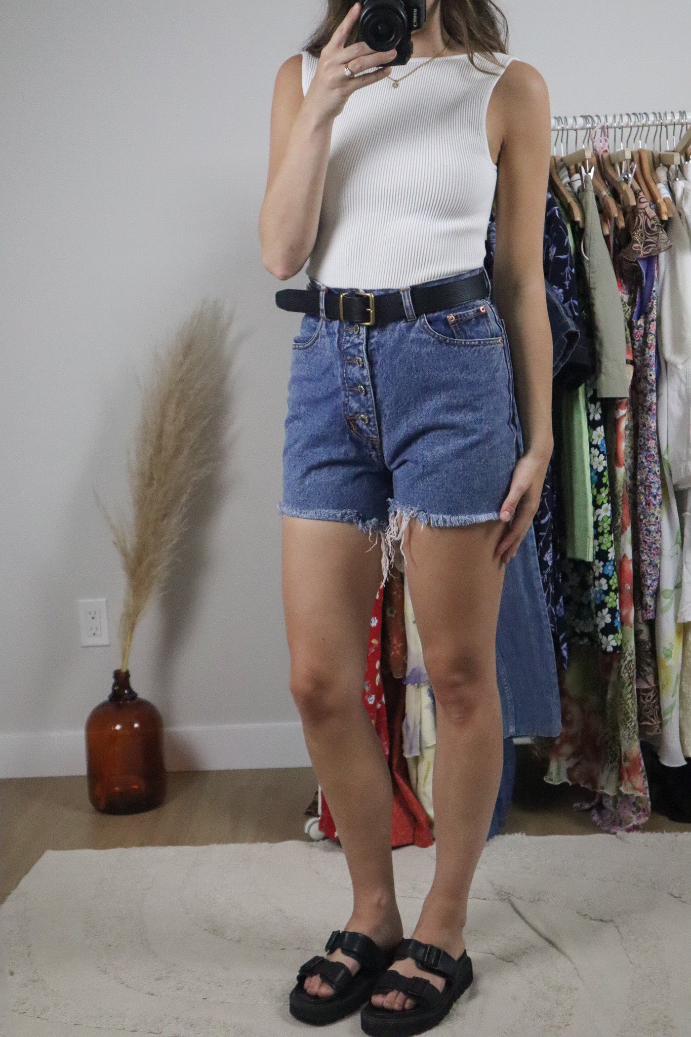 Vintage x Denim Cut Off Shorts (2/4)
