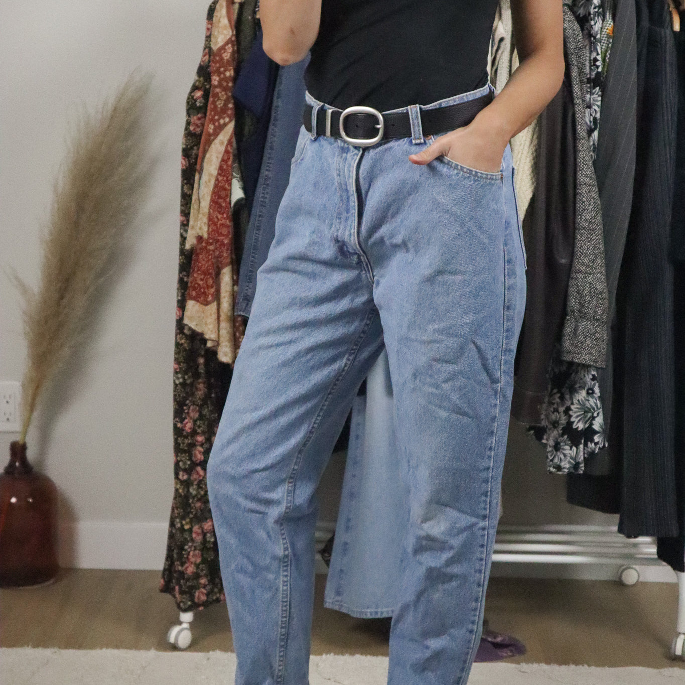 Vintage x Levi's Mom Jeans (30)