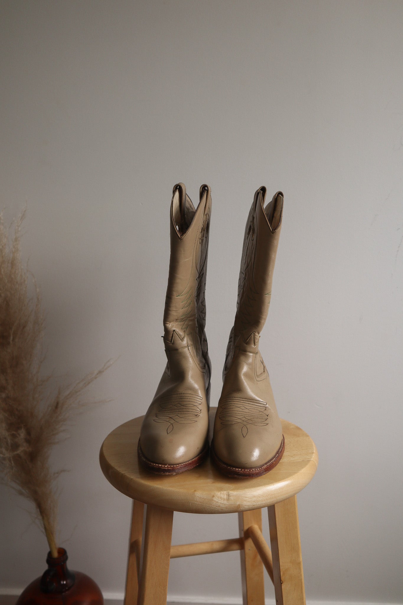 Vintage x Leather Cowboy Boots (W9.5)