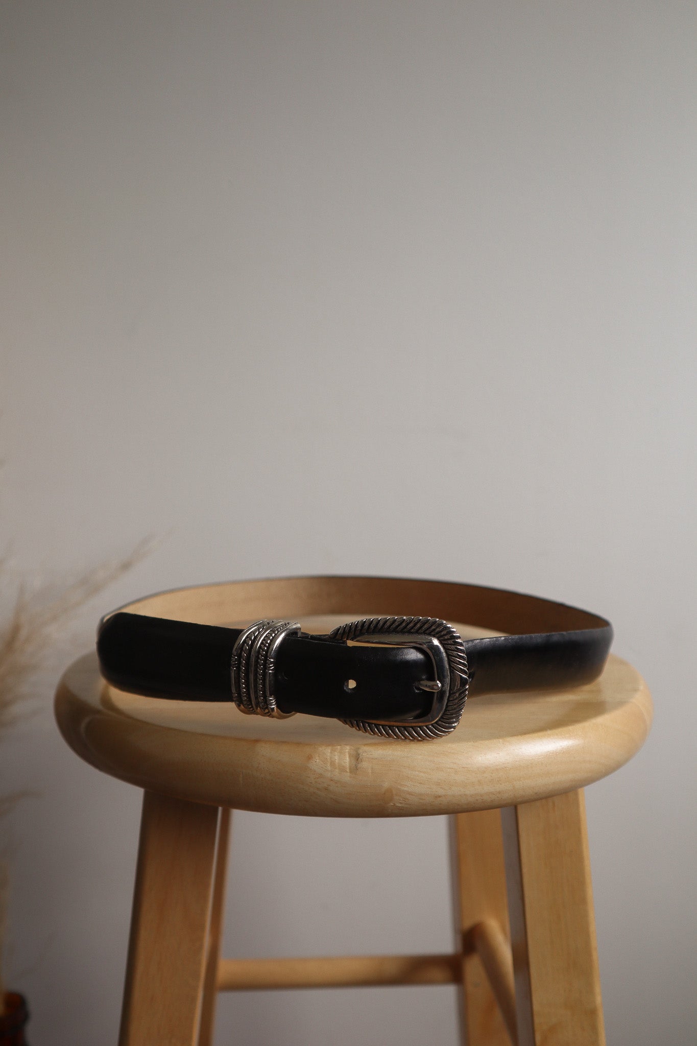 Vintage x Leather Belt (S/M)