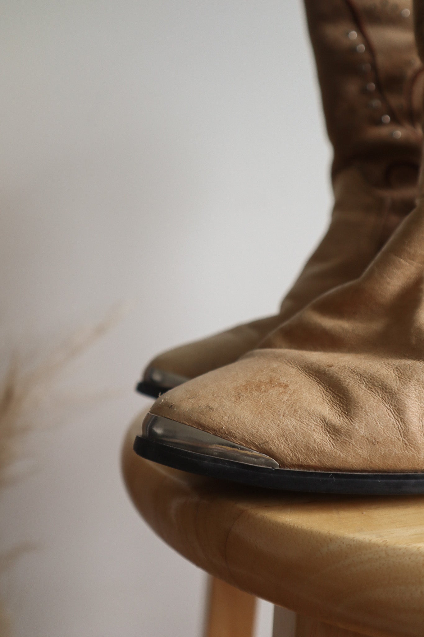 Vintage x Leather Studded Cowgirl boots (8)