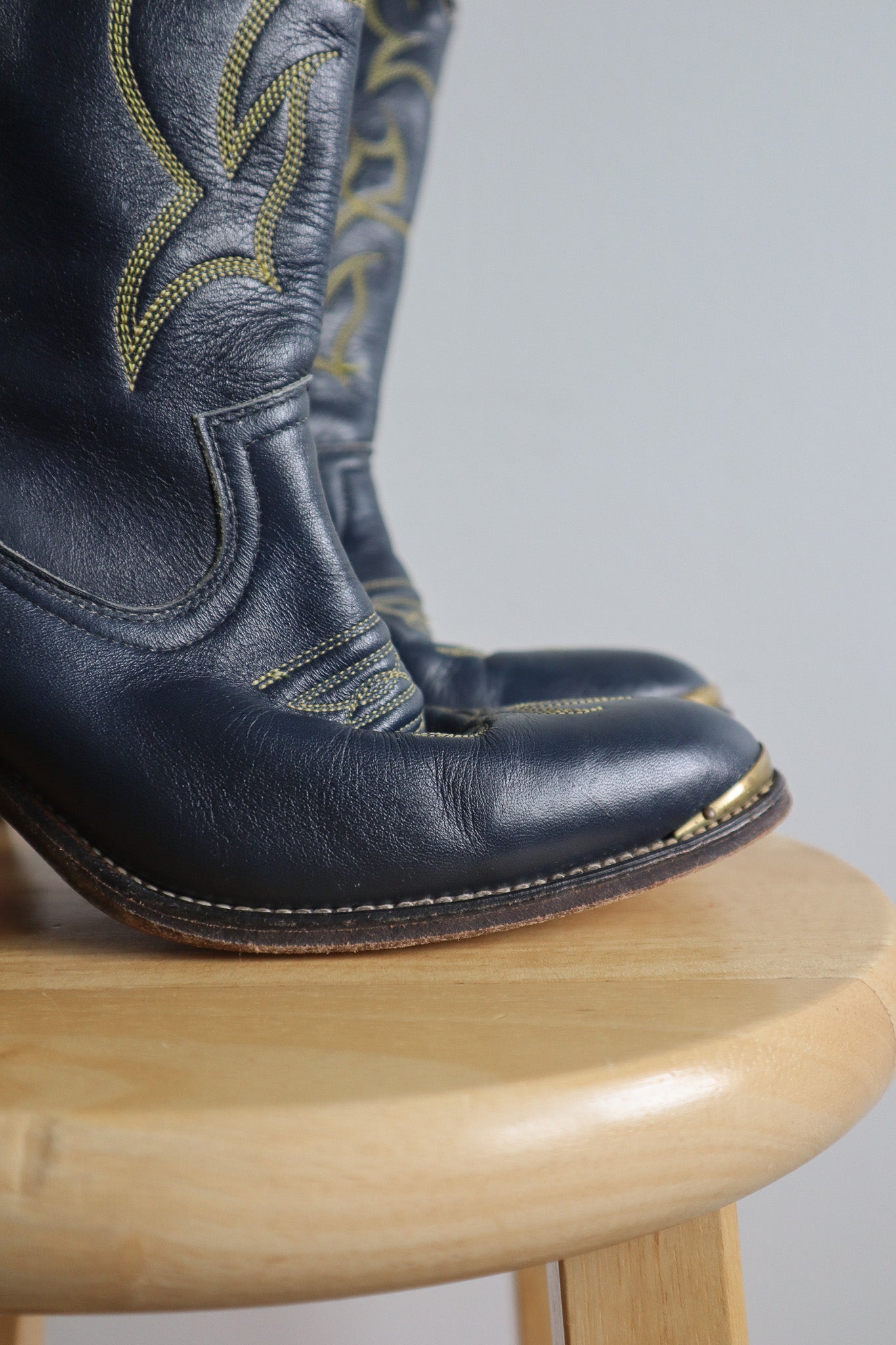 Vintage x Leather x Cowgirl Boots (6/6.5)