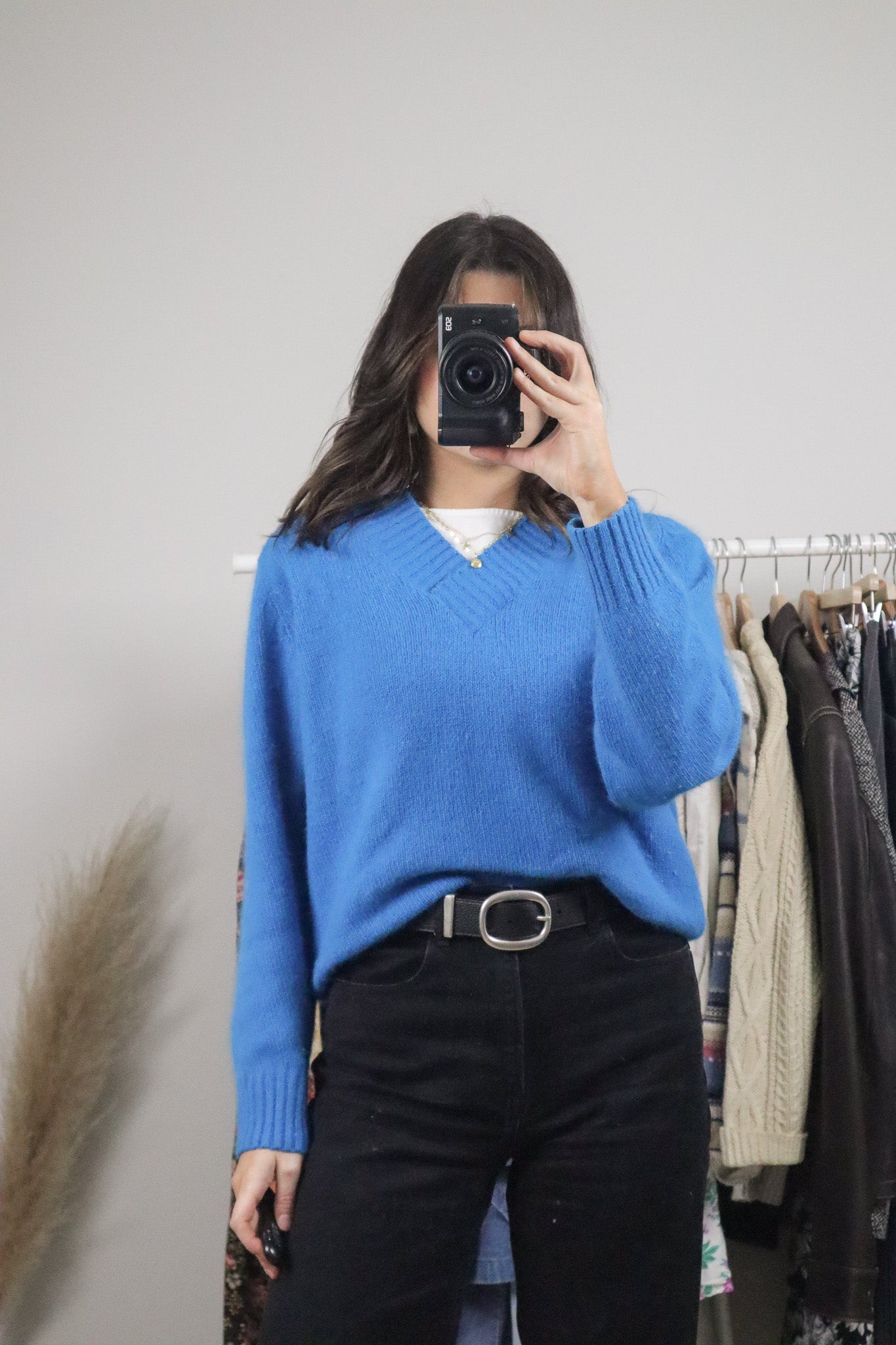 Vintage x Silk/Angora/Wool V-Neck Sweater (M)