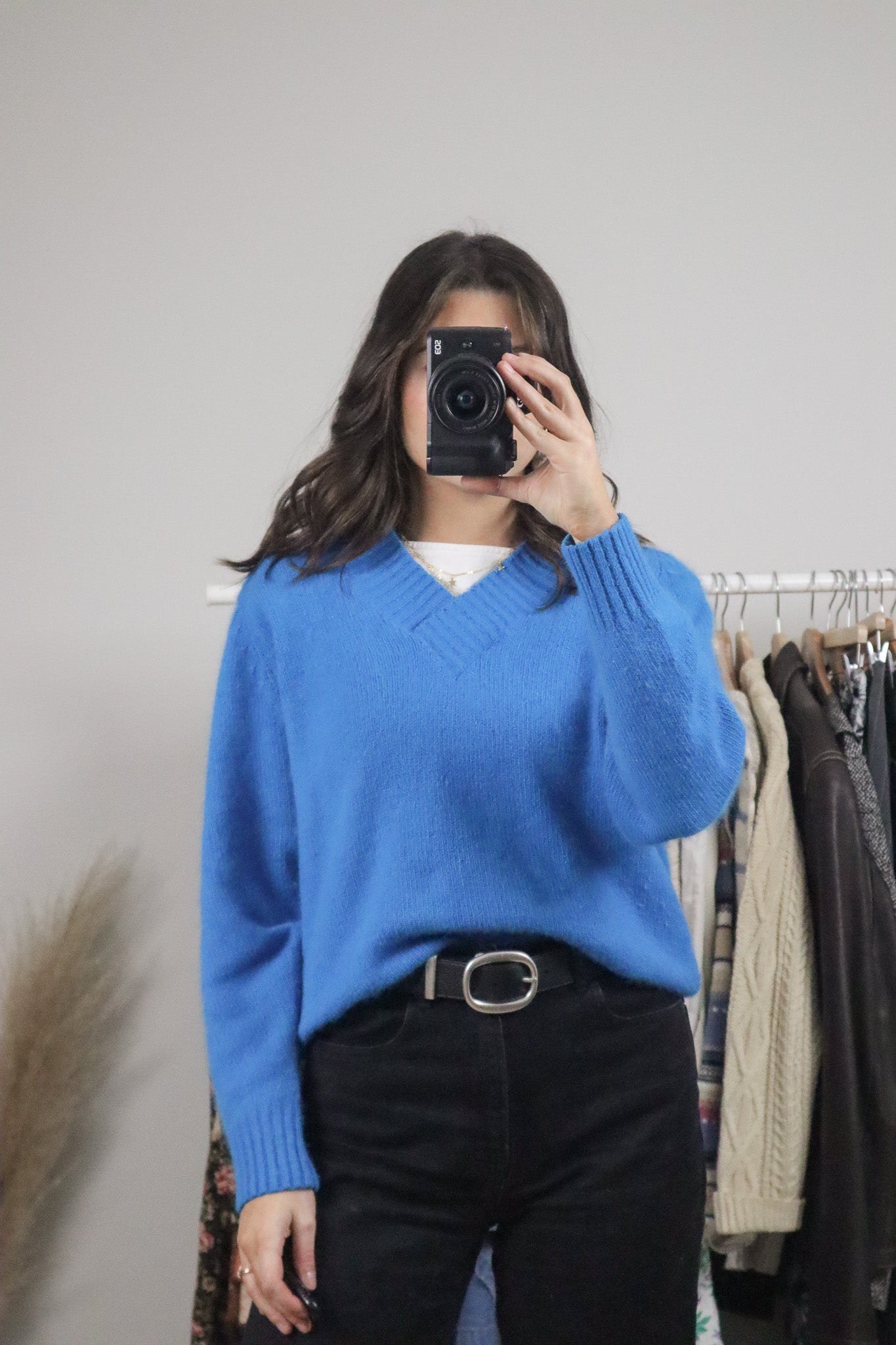 Vintage x Silk/Angora/Wool V-Neck Sweater (M)