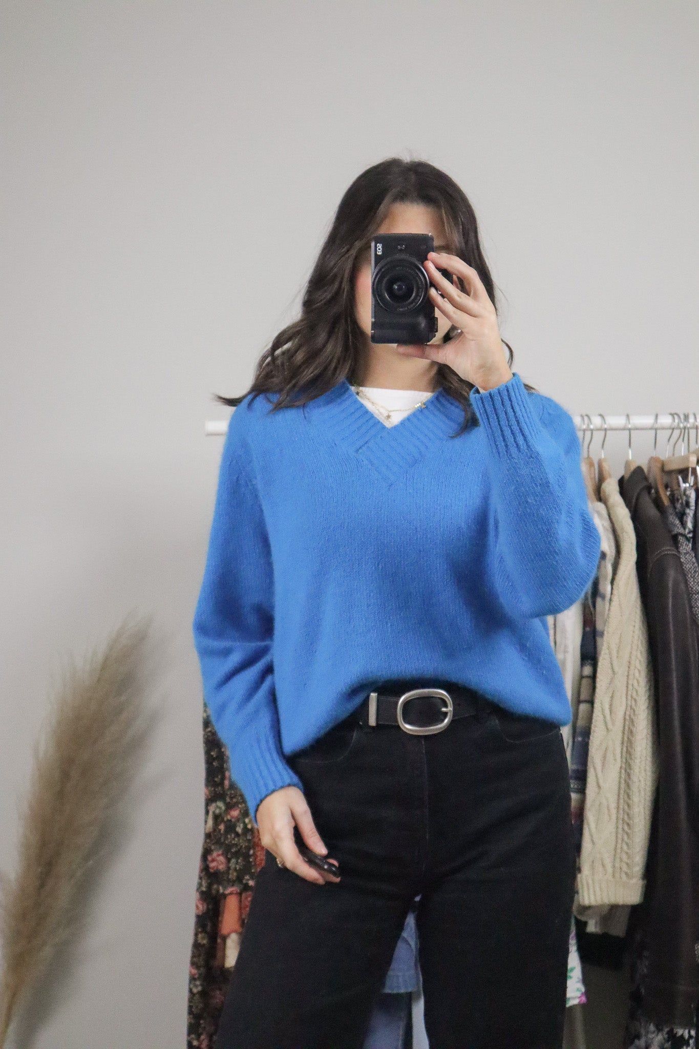 Vintage x Silk/Angora/Wool V-Neck Sweater (M)