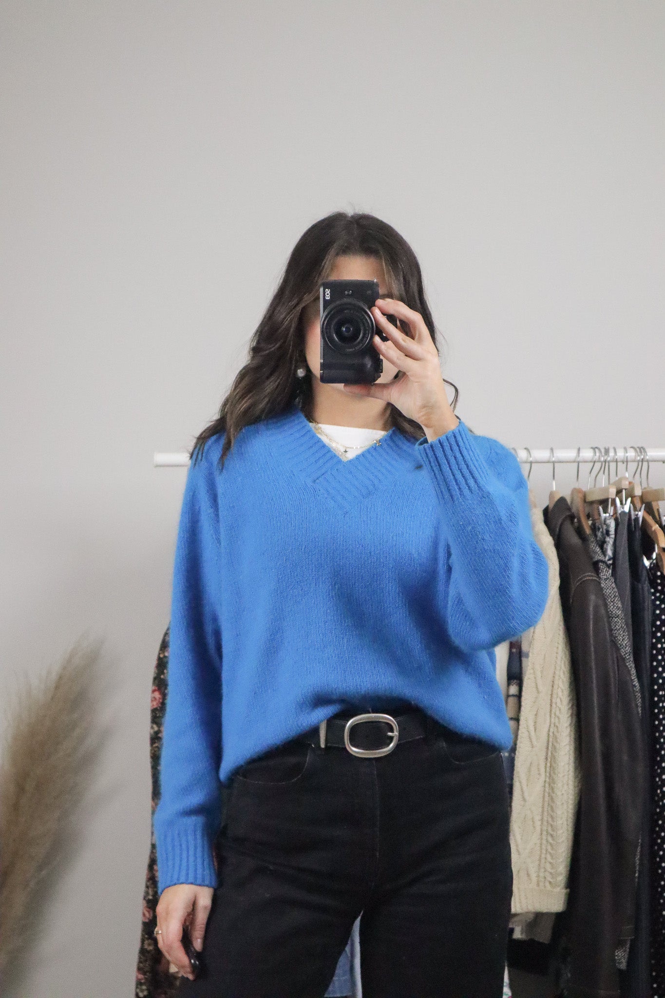 Vintage x Silk/Angora/Wool V-Neck Sweater (M)