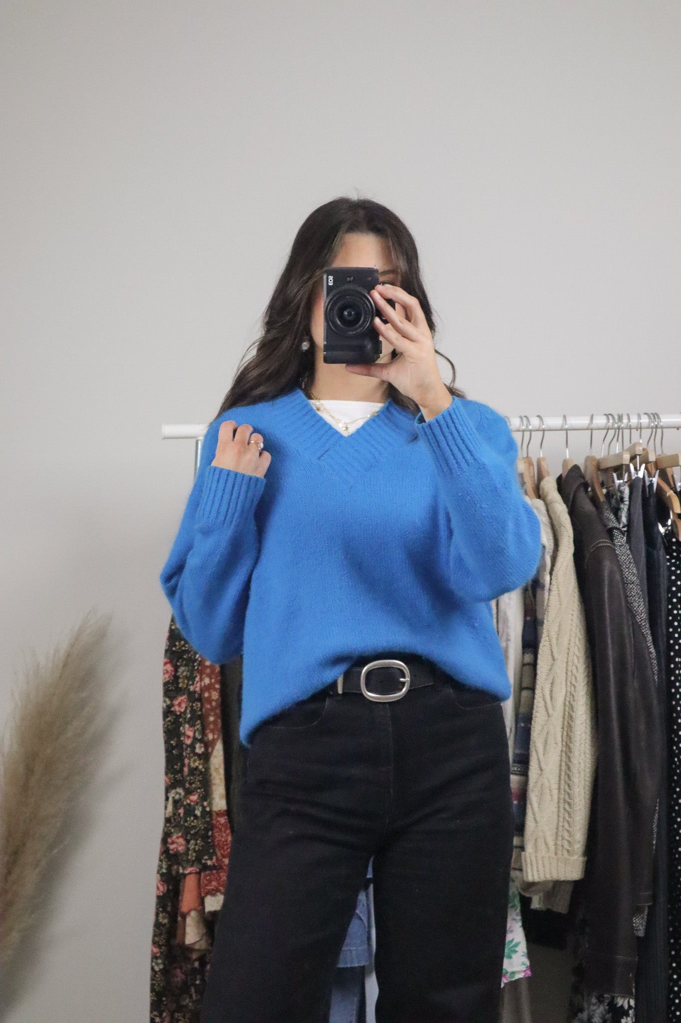 Vintage x Silk/Angora/Wool V-Neck Sweater (M)