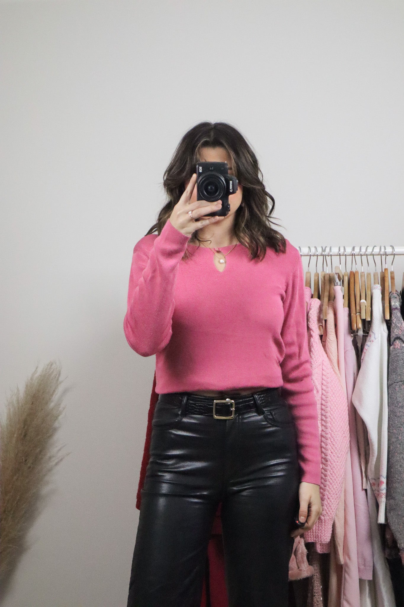 Vintage x Long-Sleeve Key Hole Cut Out Top (S)