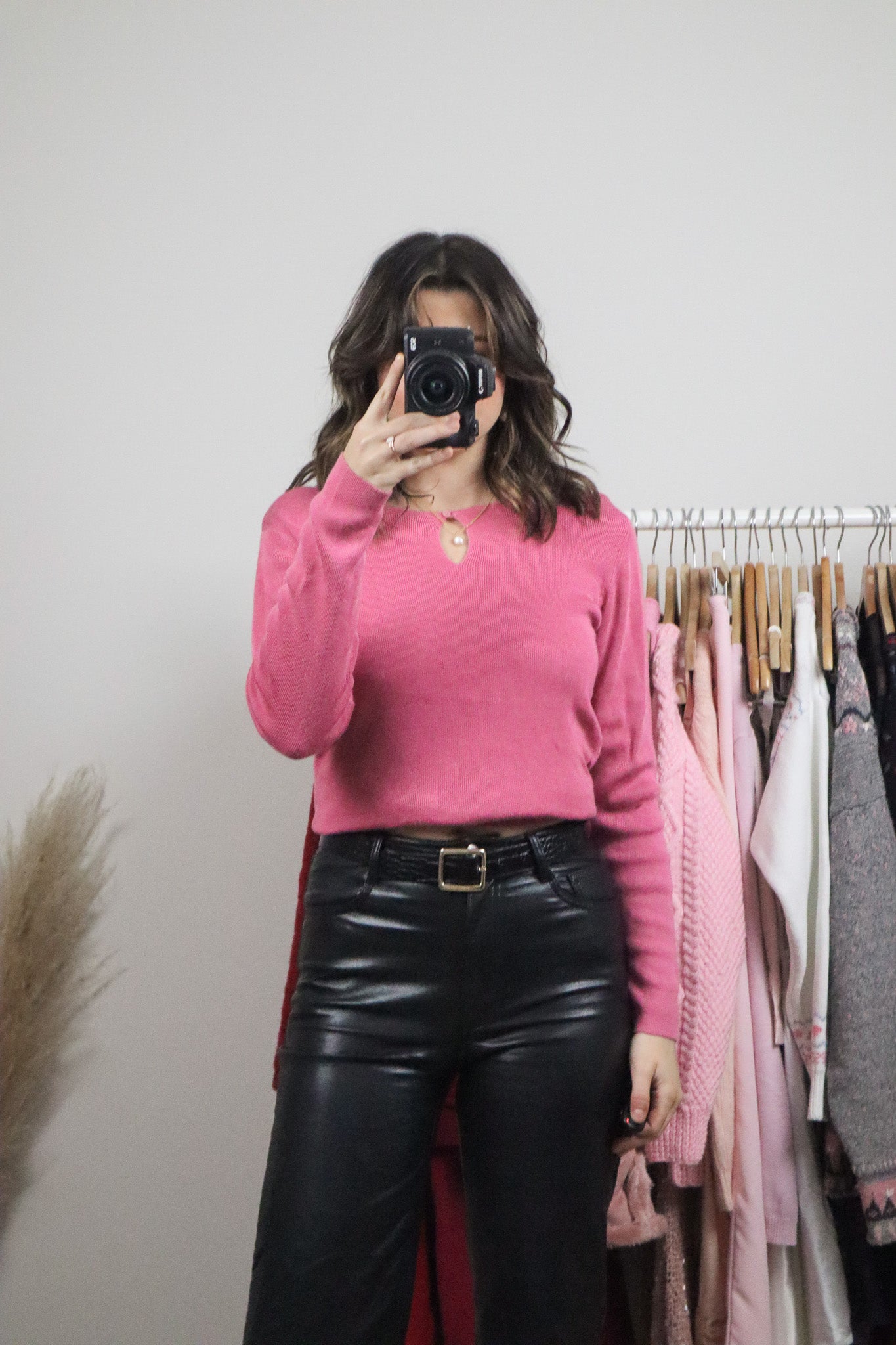Vintage x Long-Sleeve Key Hole Cut Out Top (S)