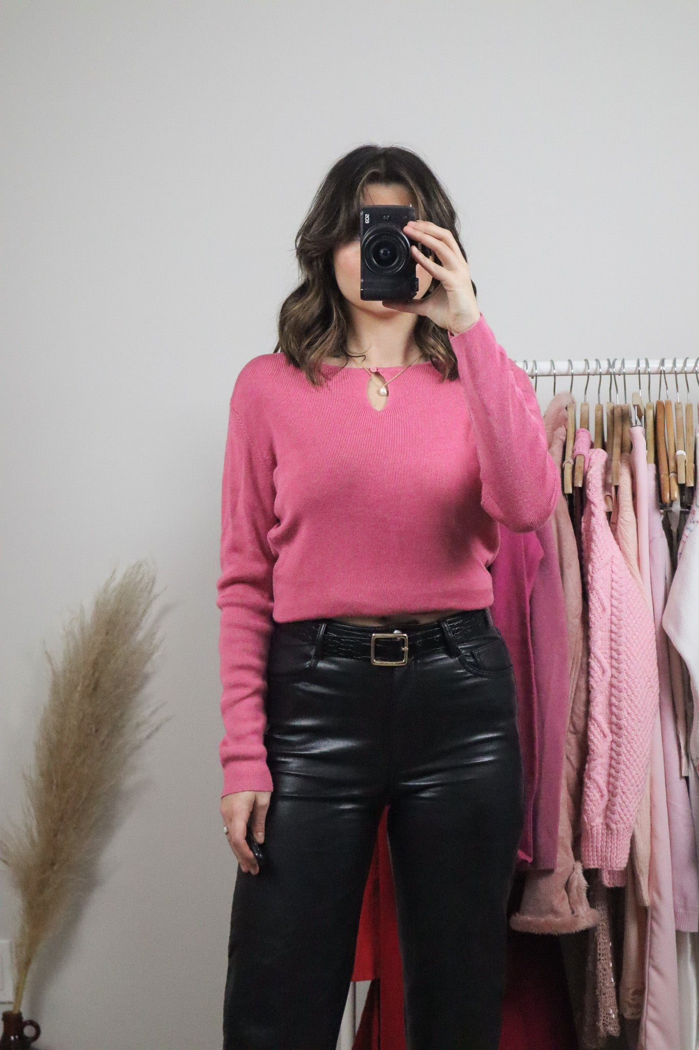 Vintage x Long-Sleeve Key Hole Cut Out Top (S)