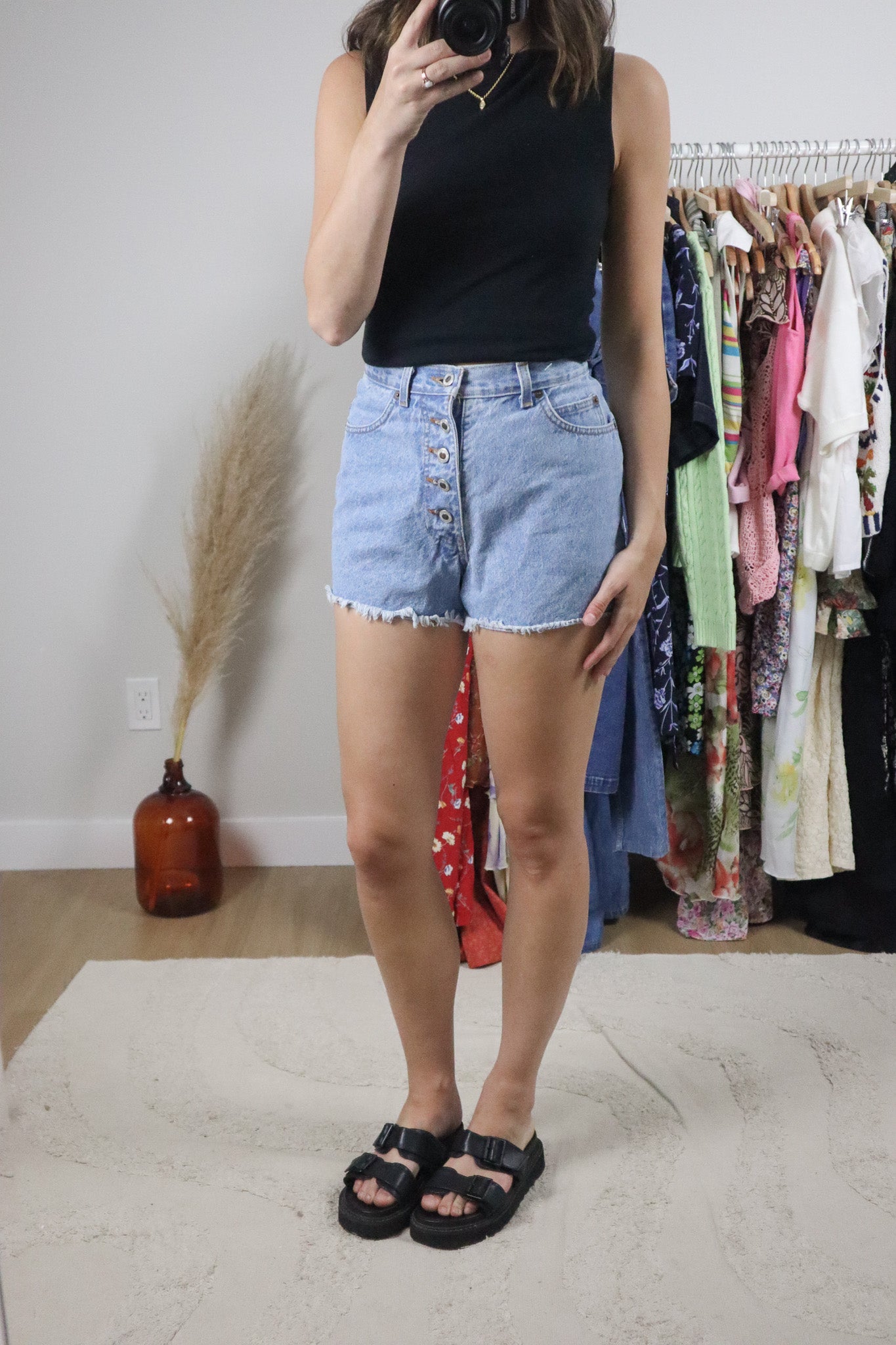 Made in Canada x Vintage x Denim Cut Off Shorts (2/4)