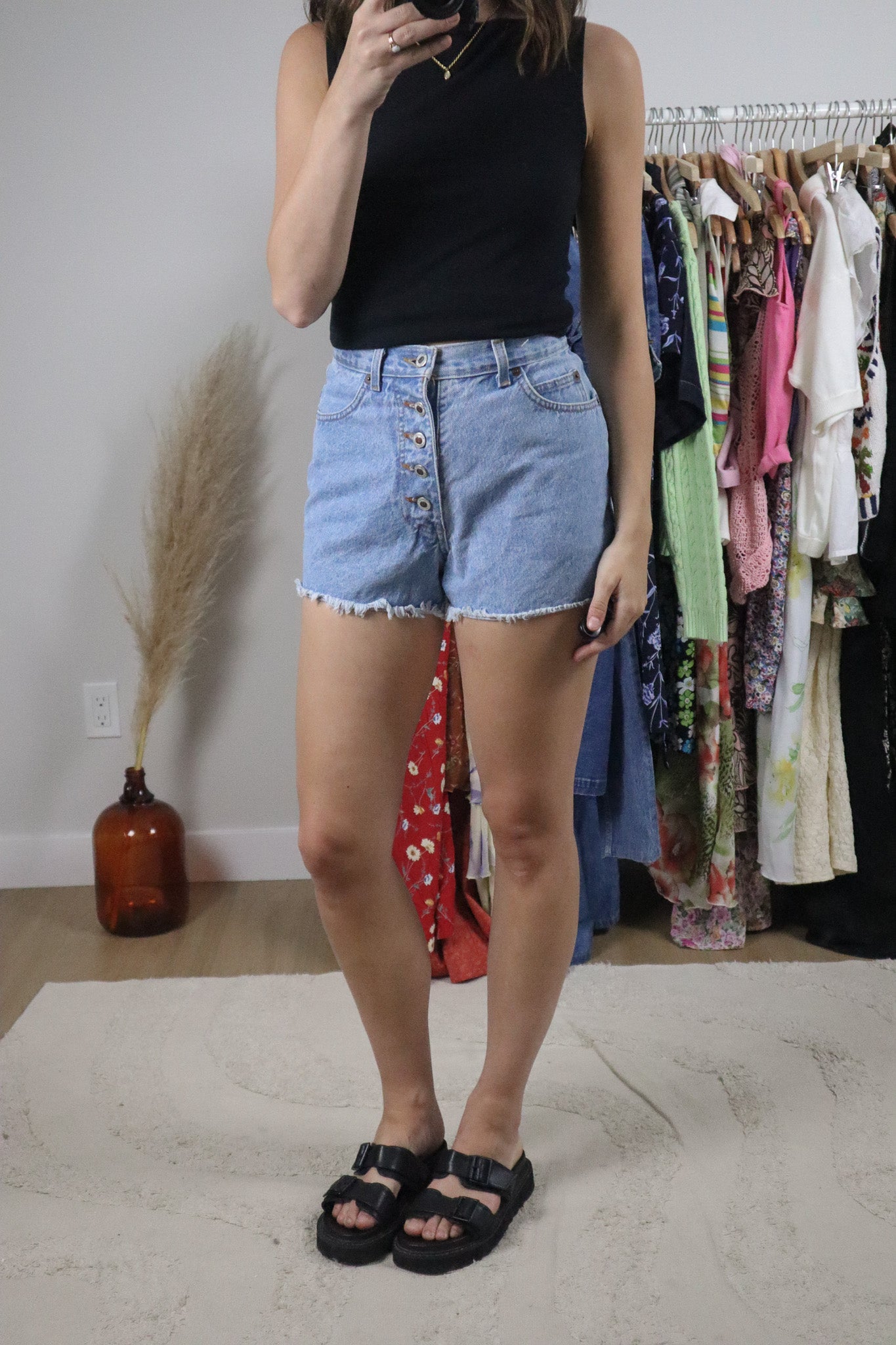Made in Canada x Vintage x Denim Cut Off Shorts (2/4)