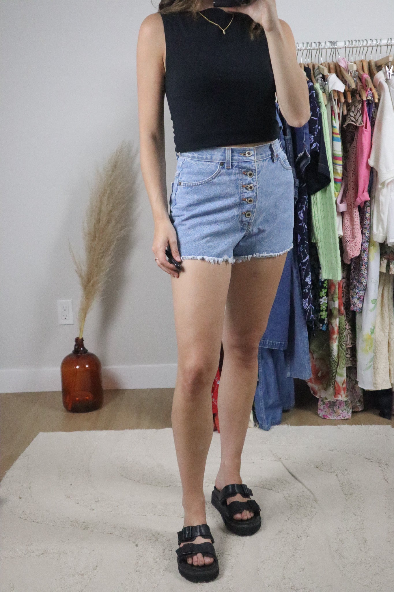 Made in Canada x Vintage x Denim Cut Off Shorts (2/4)