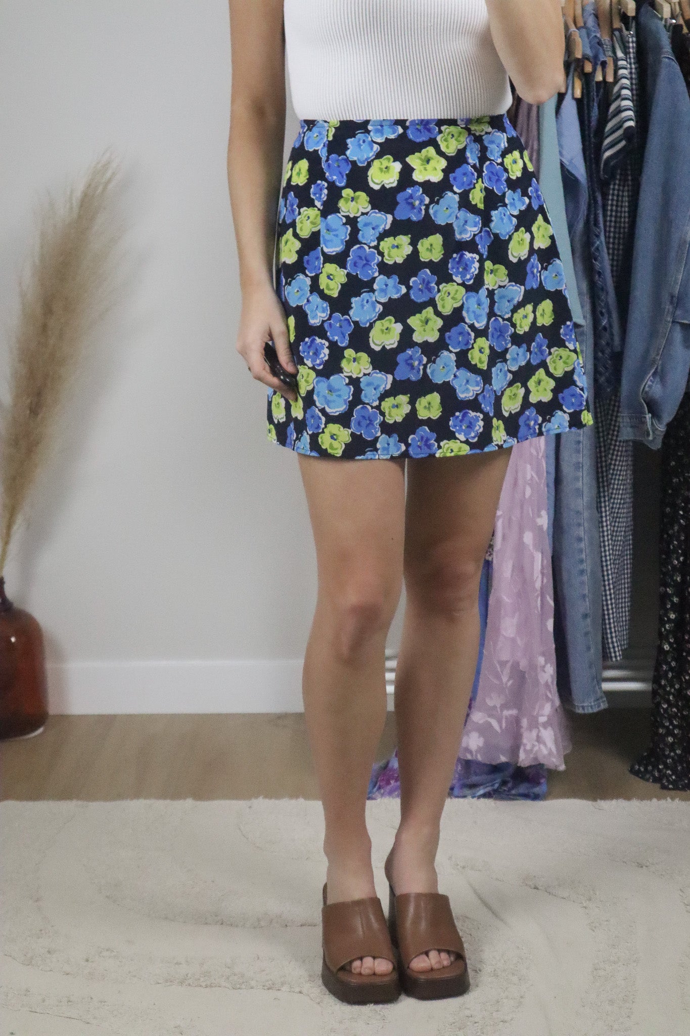 Made in Canada x Vintage x Floral Mini Skirt (4)