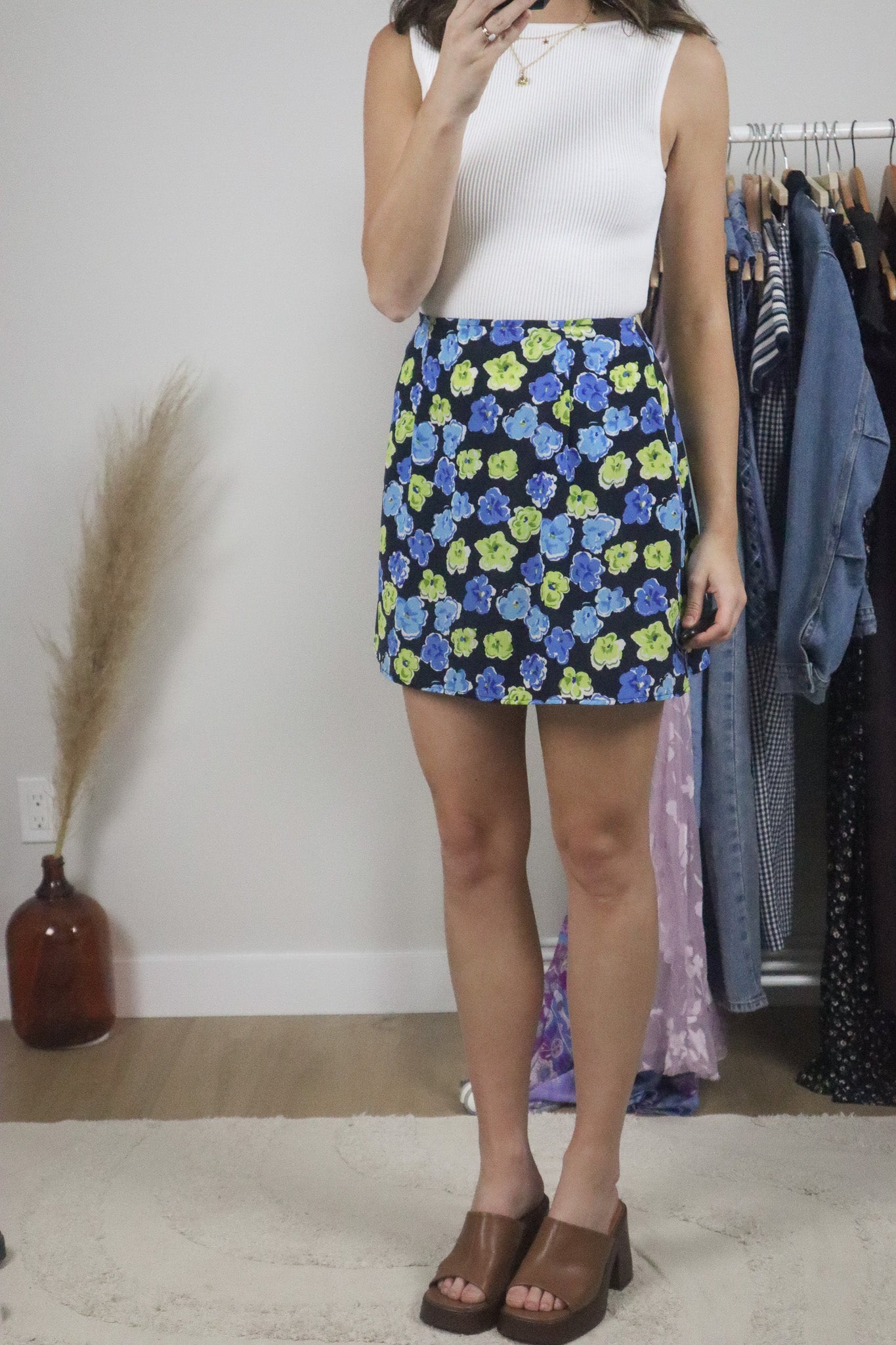 Made in Canada x Vintage x Floral Mini Skirt (4)