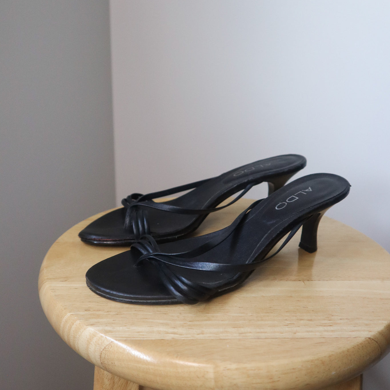 Vintage x Aldo x Leather Sandals (5/5.5)