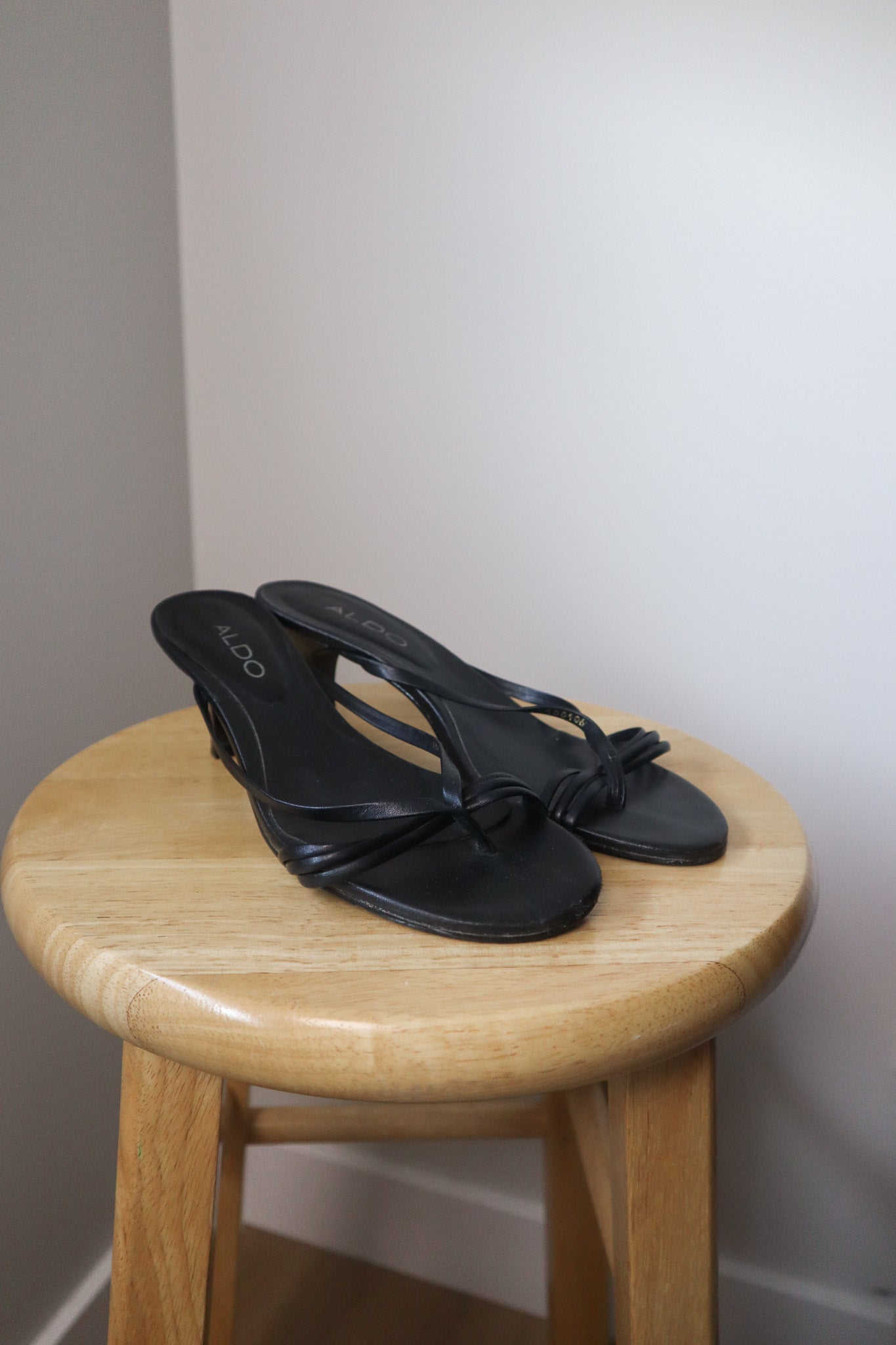 Vintage x Aldo x Leather Sandals (5/5.5)