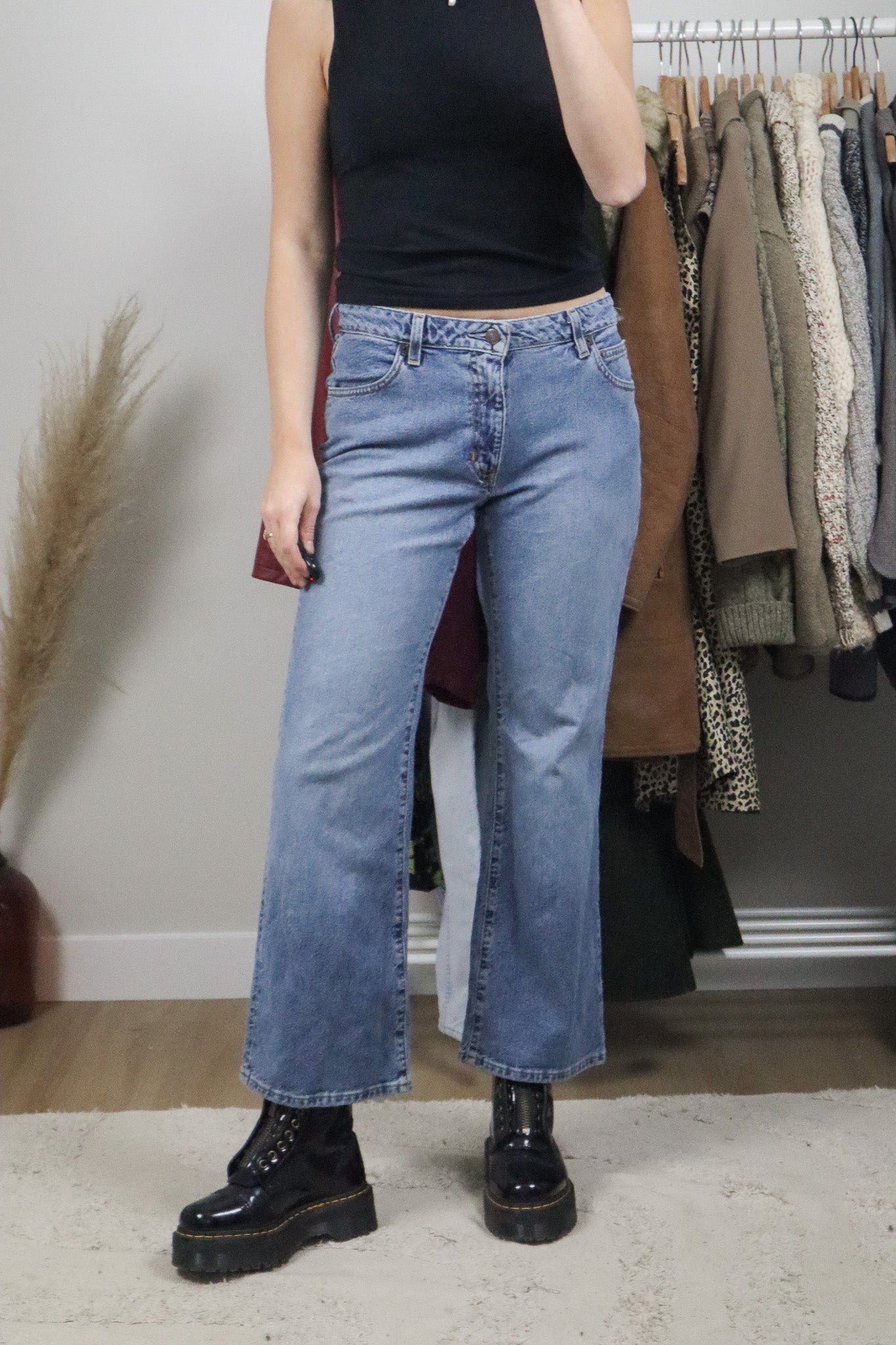 Vintage x Low Rise Flare Jeans (4)