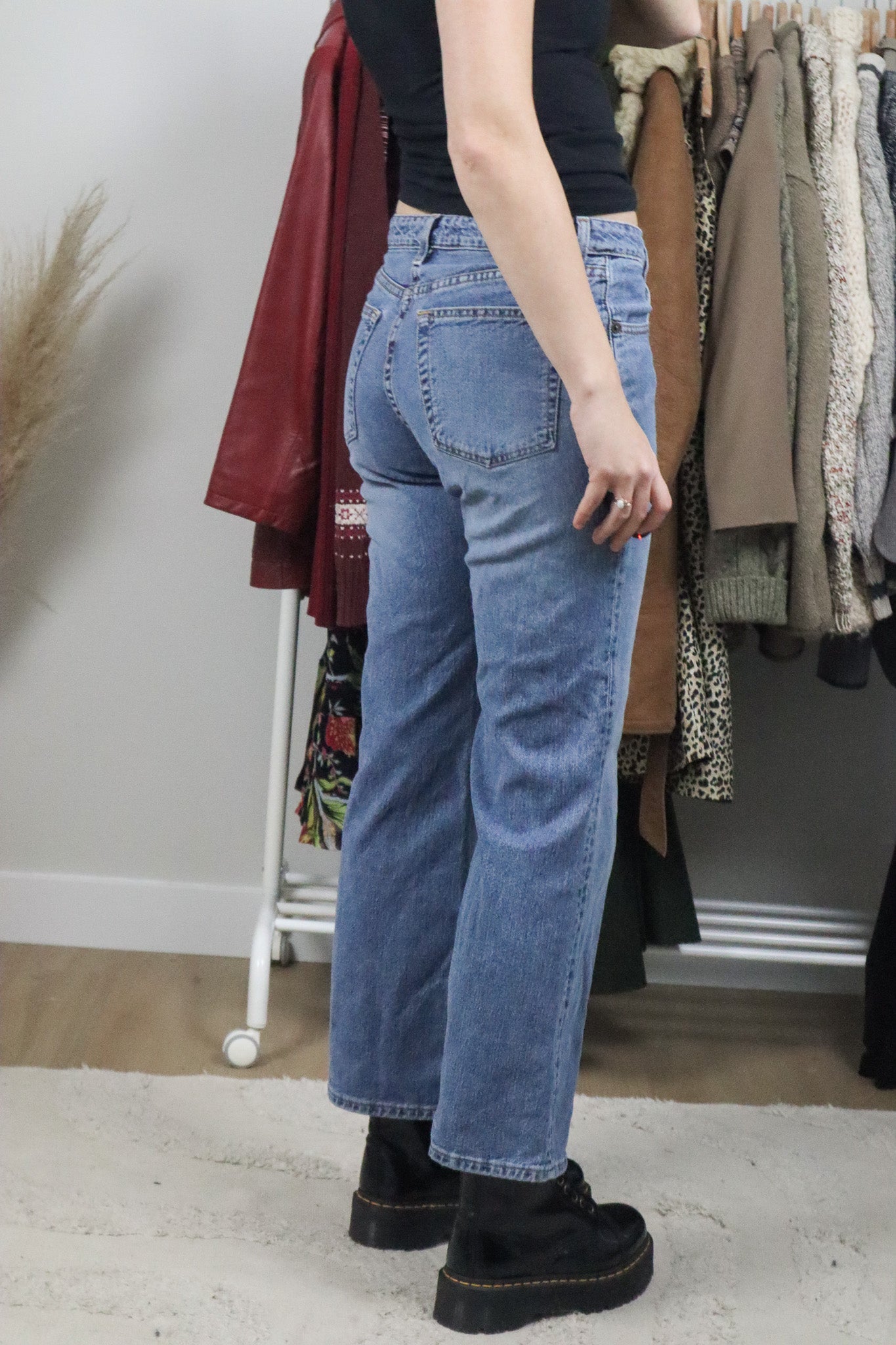Vintage x Low Rise Flare Jeans (4)