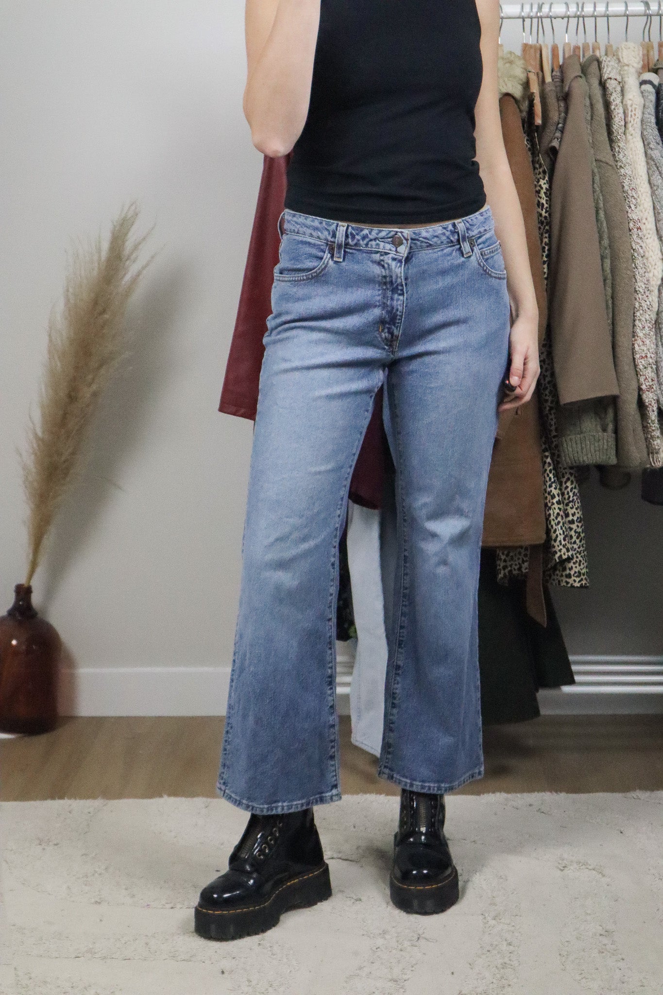 Vintage x Low Rise Flare Jeans (4)