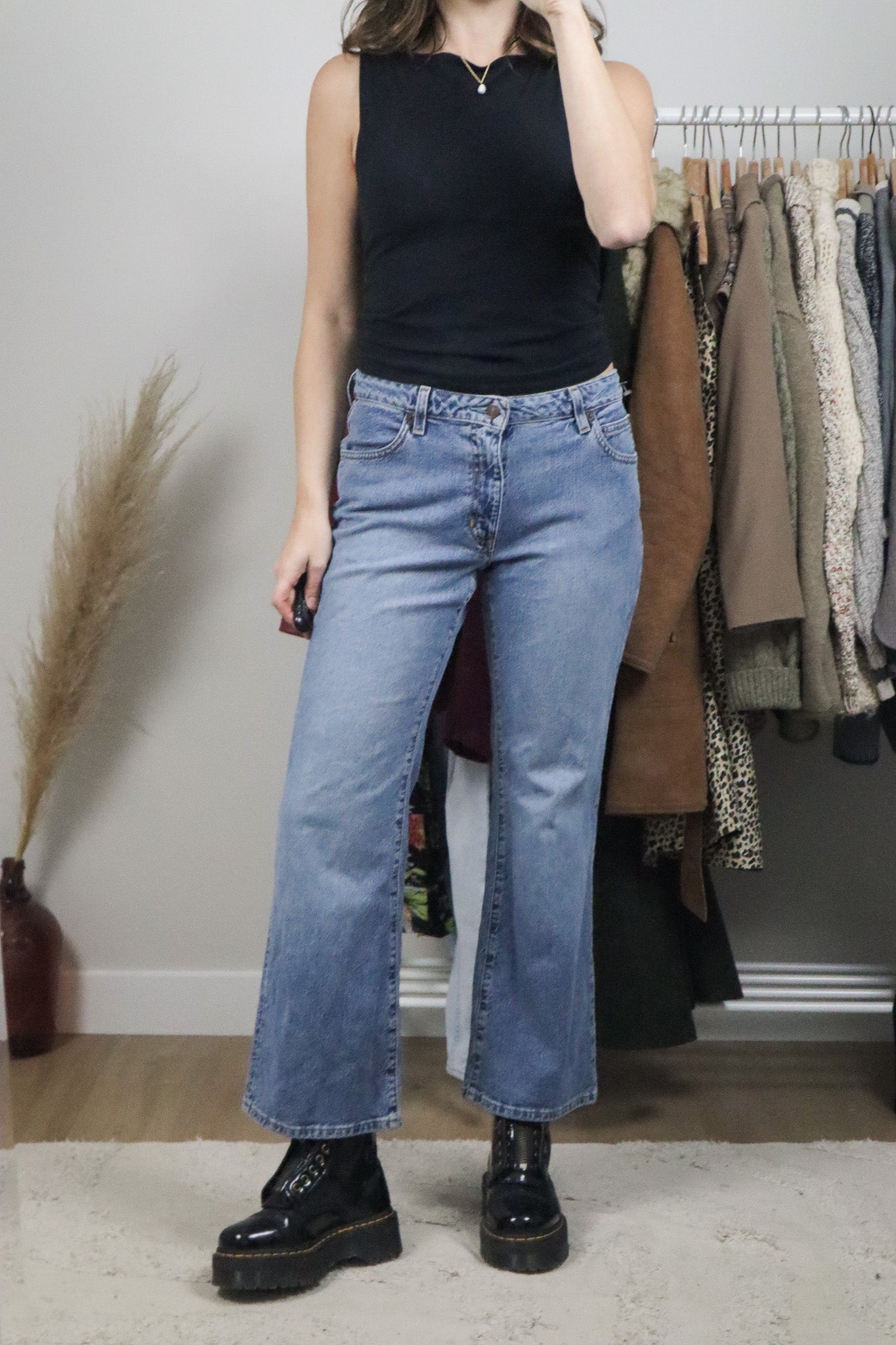 Vintage x Low Rise Flare Jeans (4)