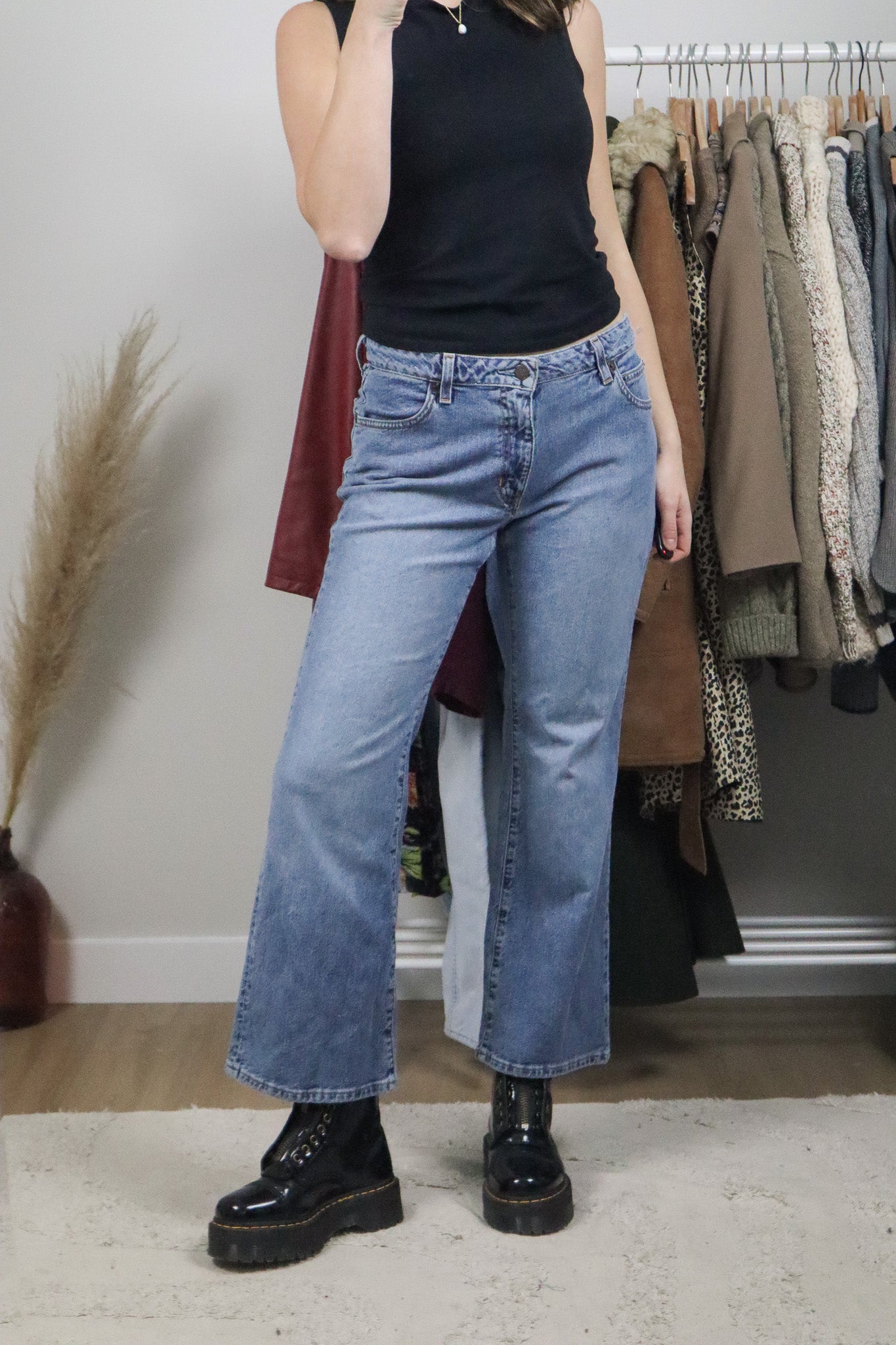 Vintage x Low Rise Flare Jeans (4)