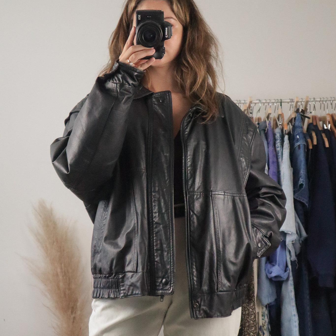 Made in Canada x Vintage x Leather Jacket w/ Down Lining (L/XL)